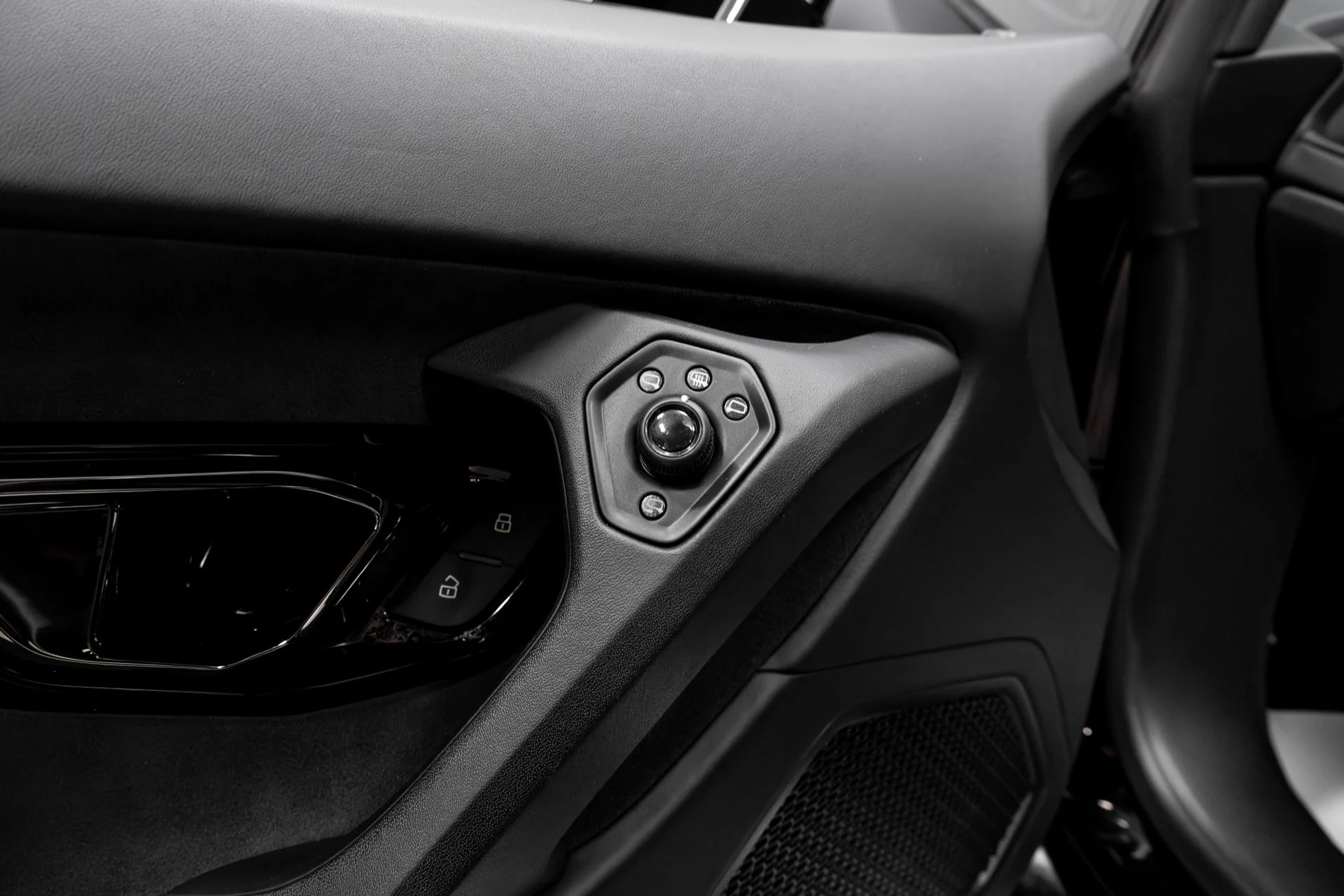 mph038_1183265062_Used_2017_Lamborghini_Huracan_LP_580_2_1771545979_af94119651