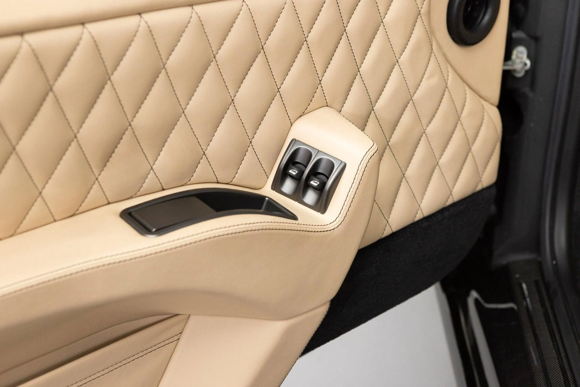 mph038_1187203123_Used_2009_Ferrari_612_Scaglietti_OTO_1777730463_48025492d4