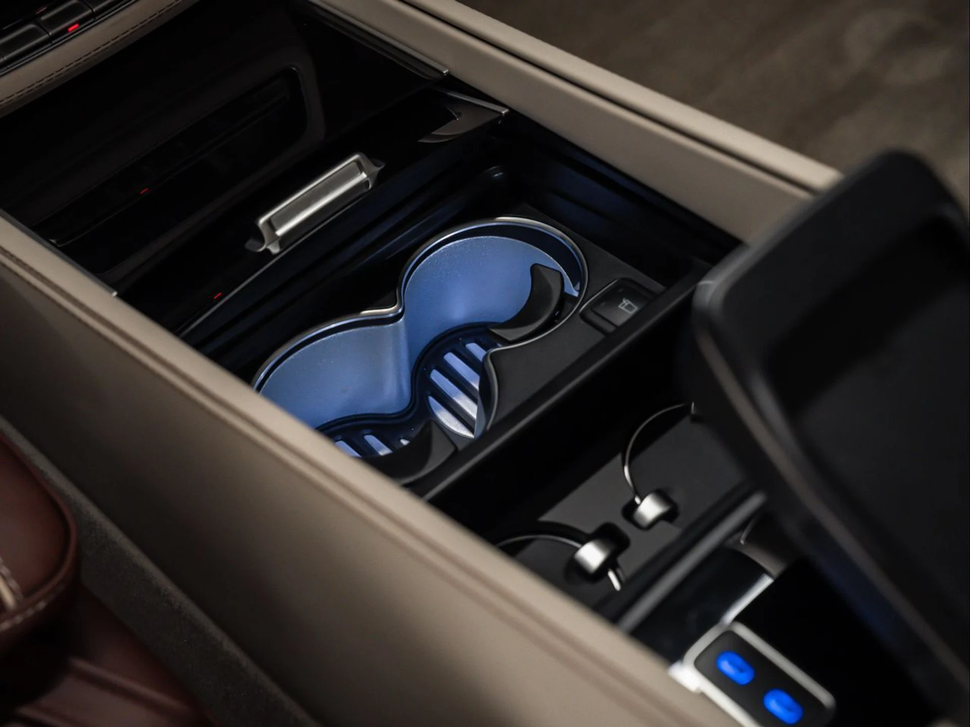 mph038_1191664281_cad9ba06d0ed51cb894bb10a6a976cad_938918a2a1