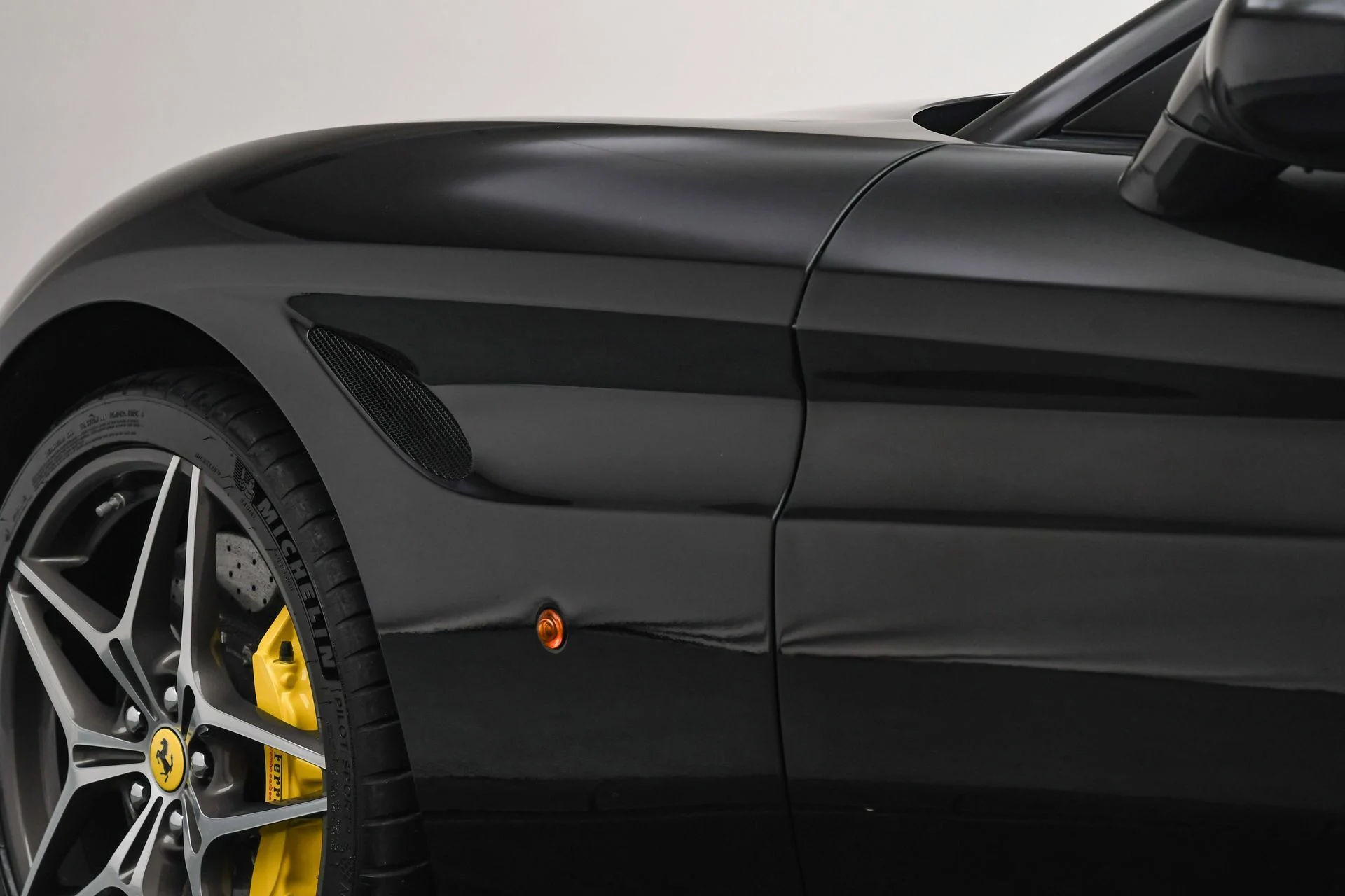 mph038_121160568_cee52a295cac4be4afb9b389dd5dbb3e_539136e65e