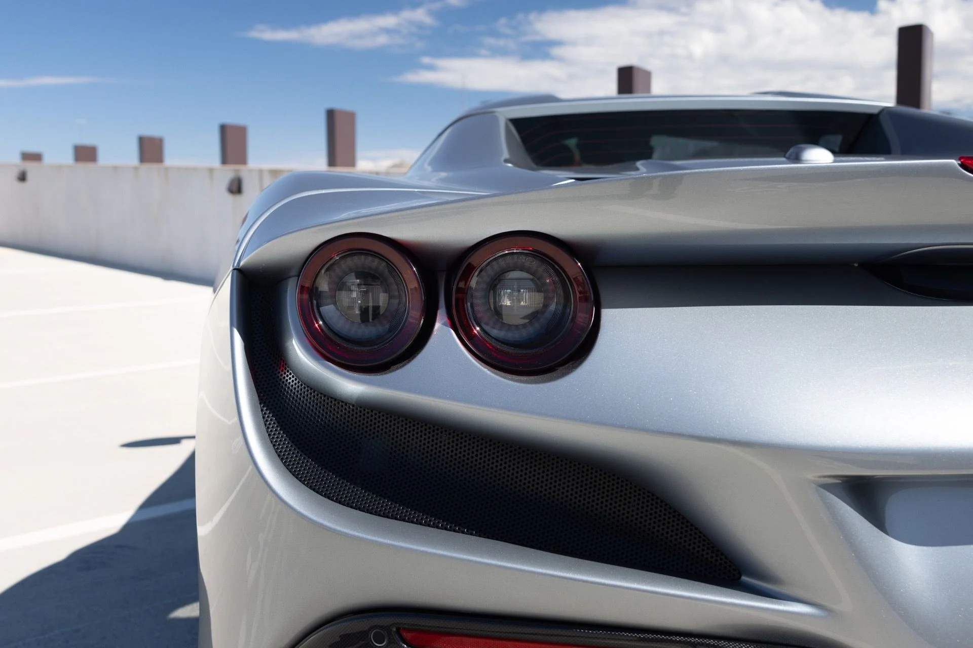 mph038_1226321388_Used_2021_Ferrari_F8_Spider_1791592255_1215ff37c6