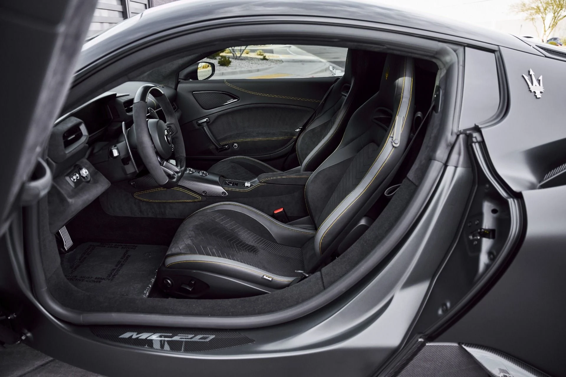 mph038_123097987_Used_2024_Maserati_MC_20_Base_1772679301_660e5ce0b7