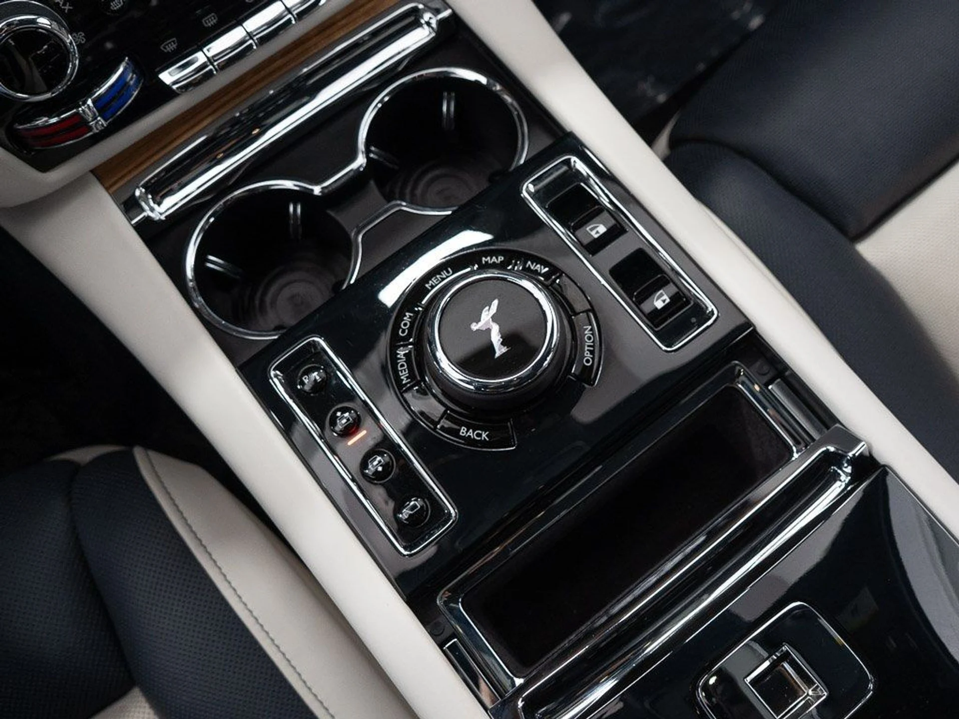 mph038_1235686976_5fe8c6d39e522a069fa540ab20df9ea7_752ba7acaa