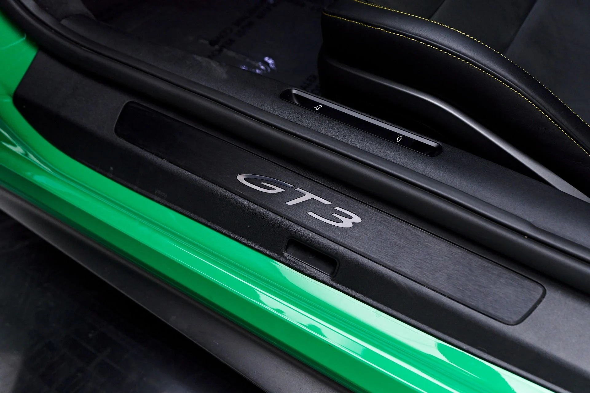 mph038_1288808361_Used_2022_Porsche_911_GT_3_1763574748_1d8b573dae