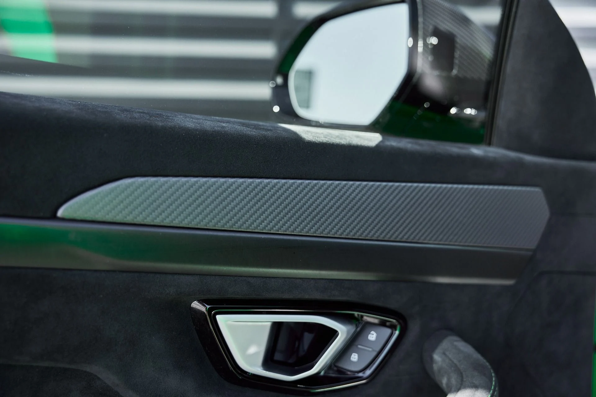 mph038_1292868014_Used_2024_Lamborghini_Urus_Performante_1770171866_17185d343c