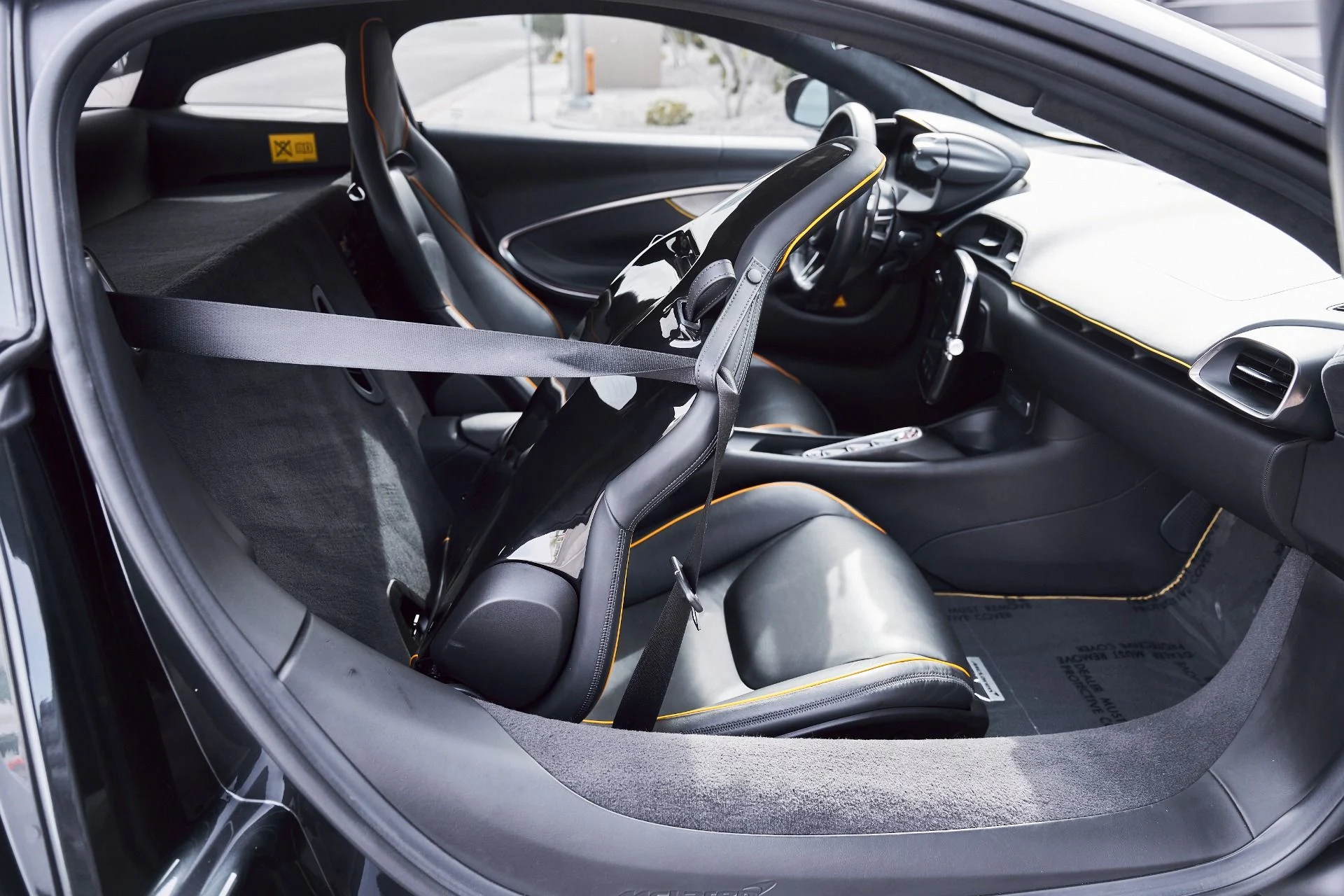 mph038_1300236449_Used_2023_Mc_Laren_Artura_1770833722_f08a970588