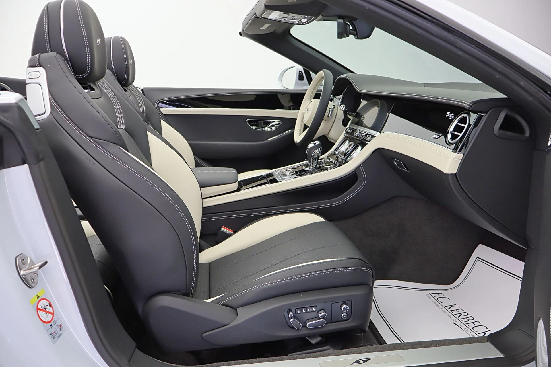 mph038_1302787484_New_2026_Bentley_Continental_GTC_S_d97efa7de5