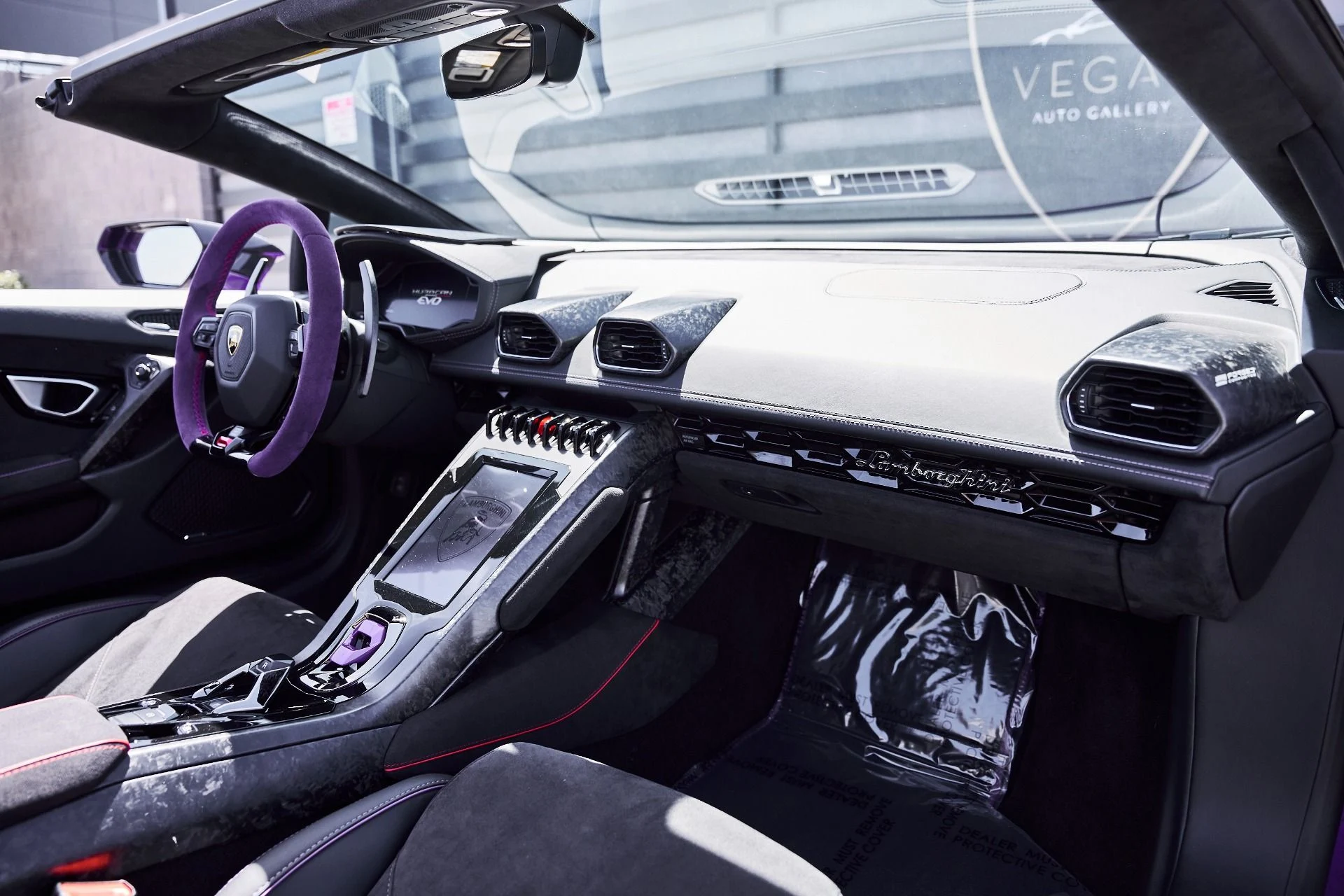 mph038_130455612_Used_2024_Lamborghini_Huracan_EVO_Base_1776733893_670723f6f4