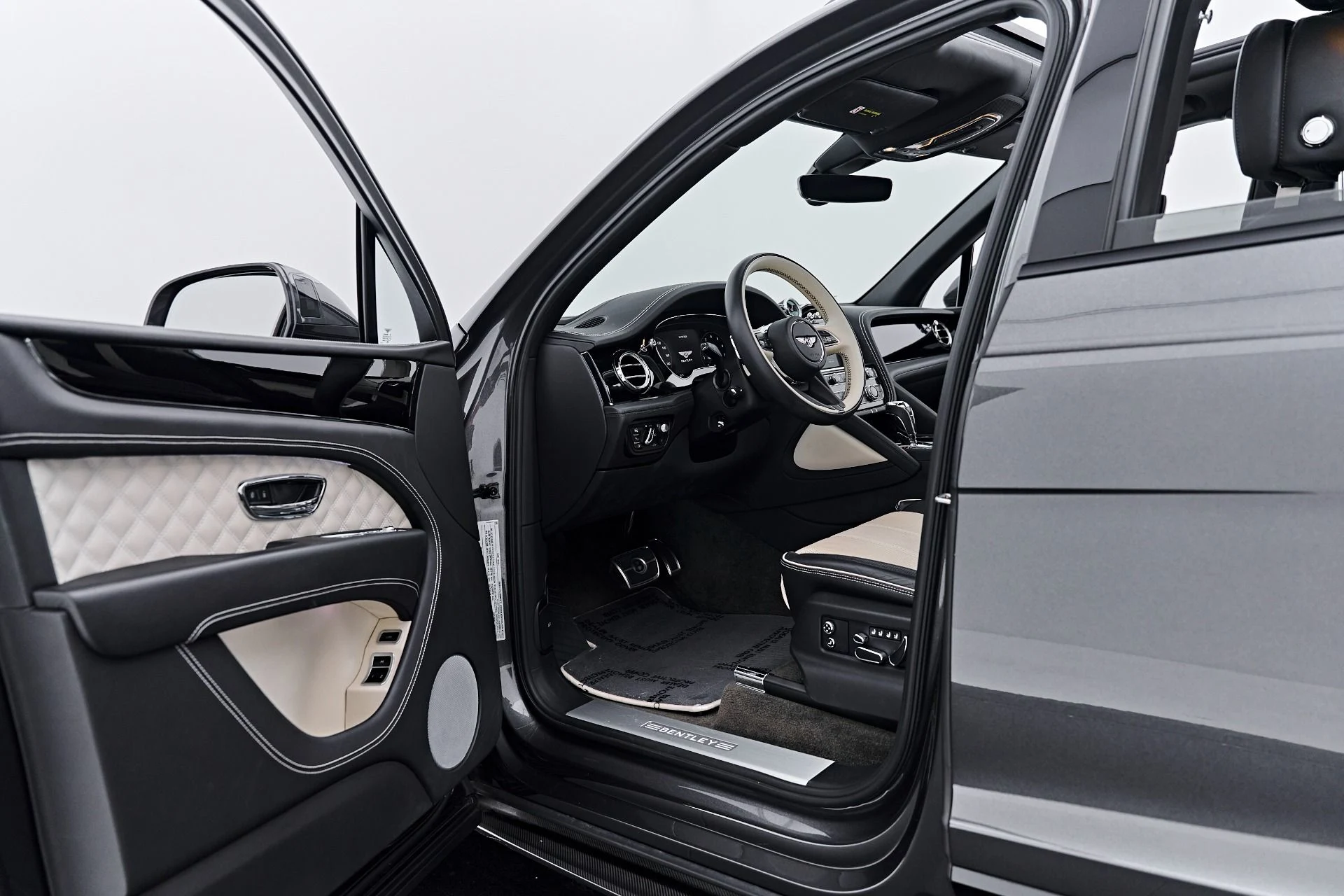 mph038_130768735_Used_2022_Bentley_Bentayga_V8_1791935743_5ea64f8d54