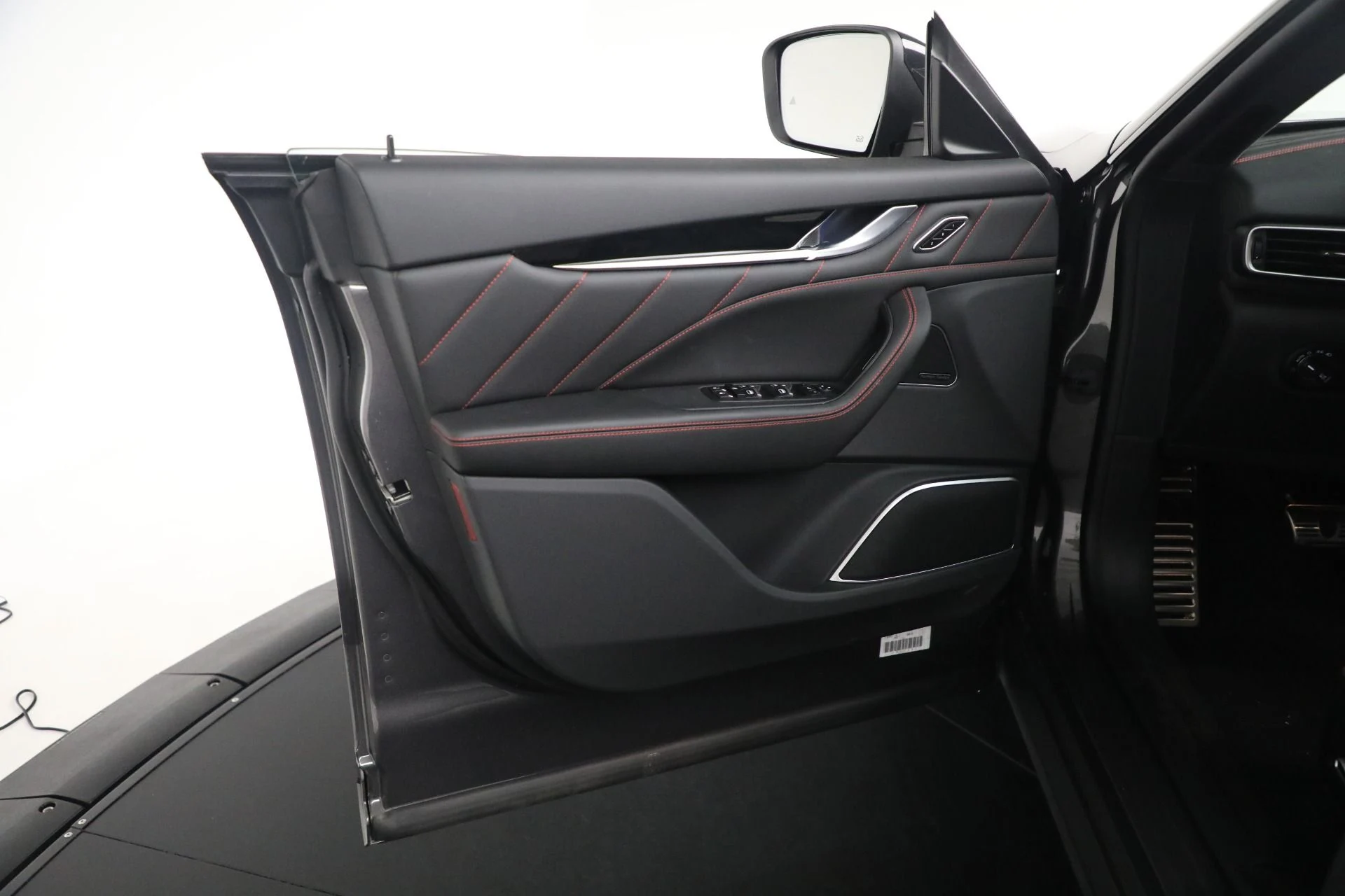 mph038_1310842028_New_2024_Maserati_Levante_Modena_Ultima_ef18ce491b
