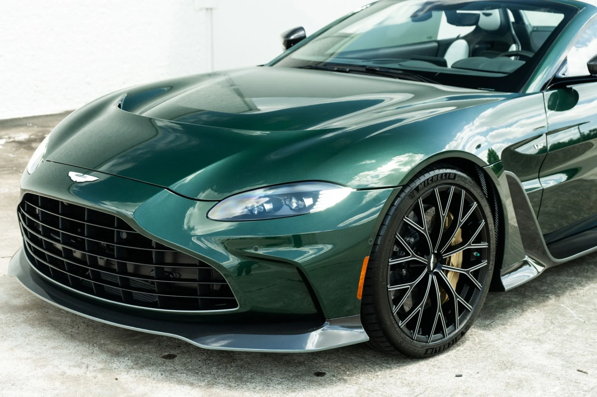 mph038_1314363246_Used_2023_Aston_Martin_Vantage_V12_1778619446_a207bdd5d1