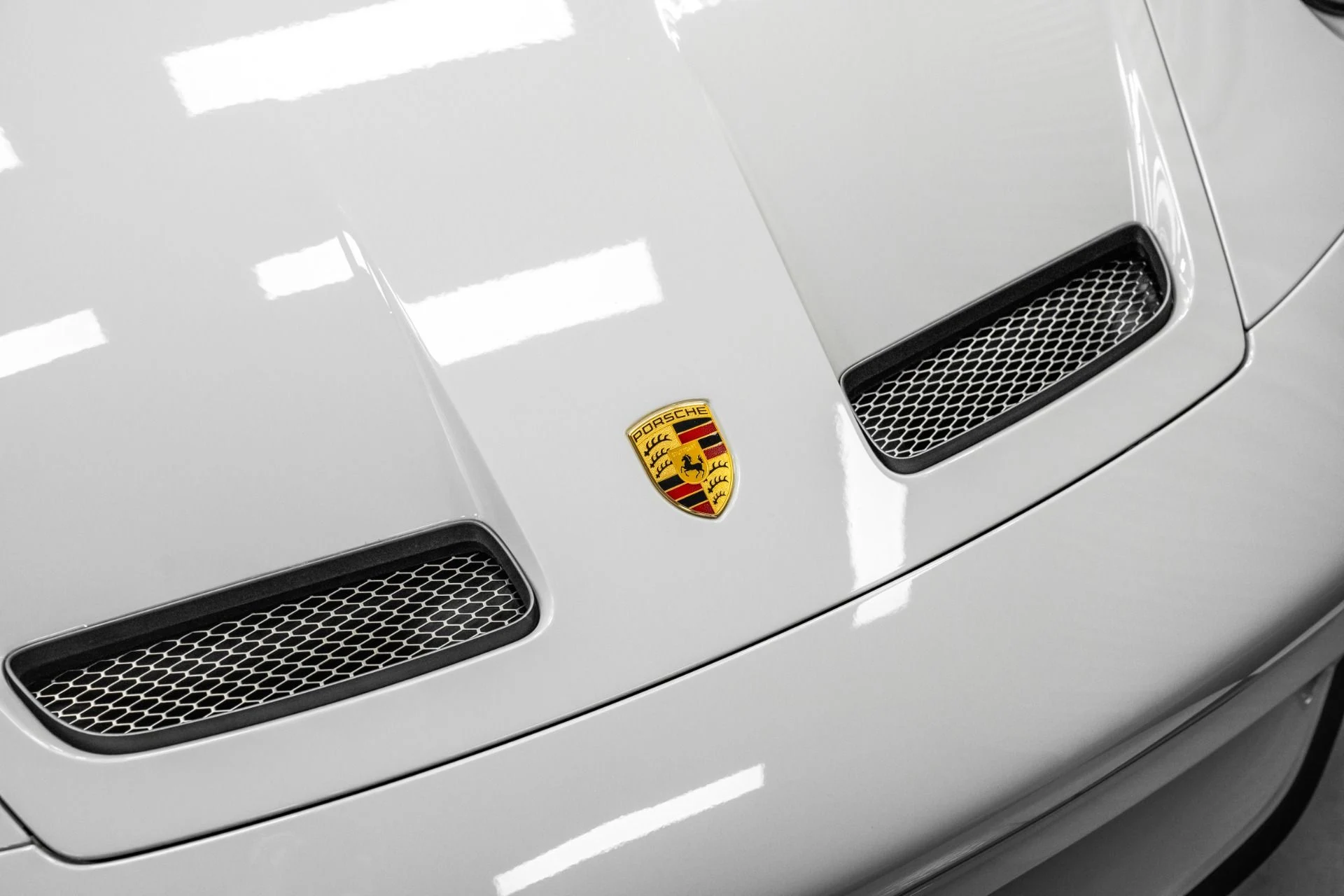 mph038_1316911718_Used_2024_Porsche_911_GT_3_Touring_1761943972_c878e12e29