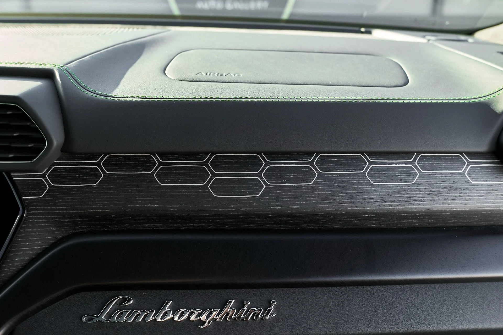 mph038_1348066585_Used_2021_Lamborghini_Urus_1765854506_39143f8b69