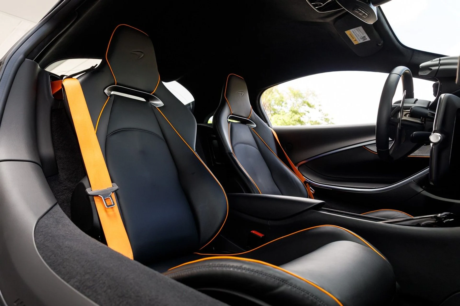 mph038_1366135888_362_p39_l_e473719078