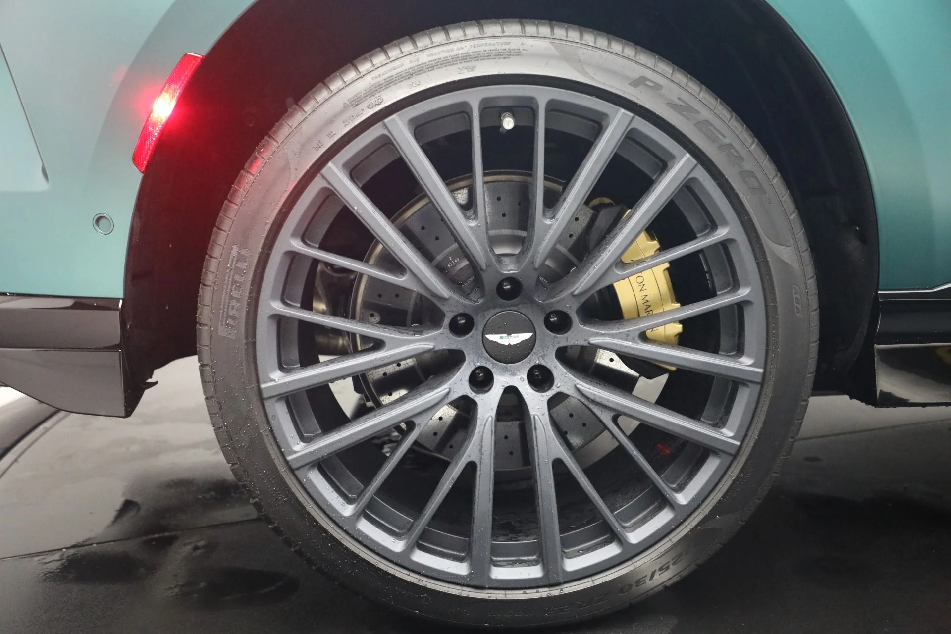 mph038_1367010723_Used_2023_Aston_Martin_DBX_707_1787862886_17bf30e215