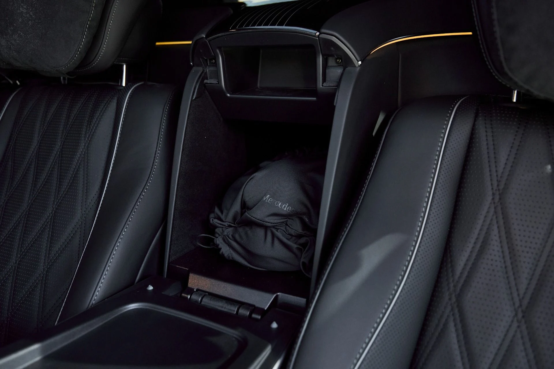 mph038_1373376194_Used_2024_Mercedes_Benz_GLS_Maybach_GLS_600_1766882832_4b084ce85d