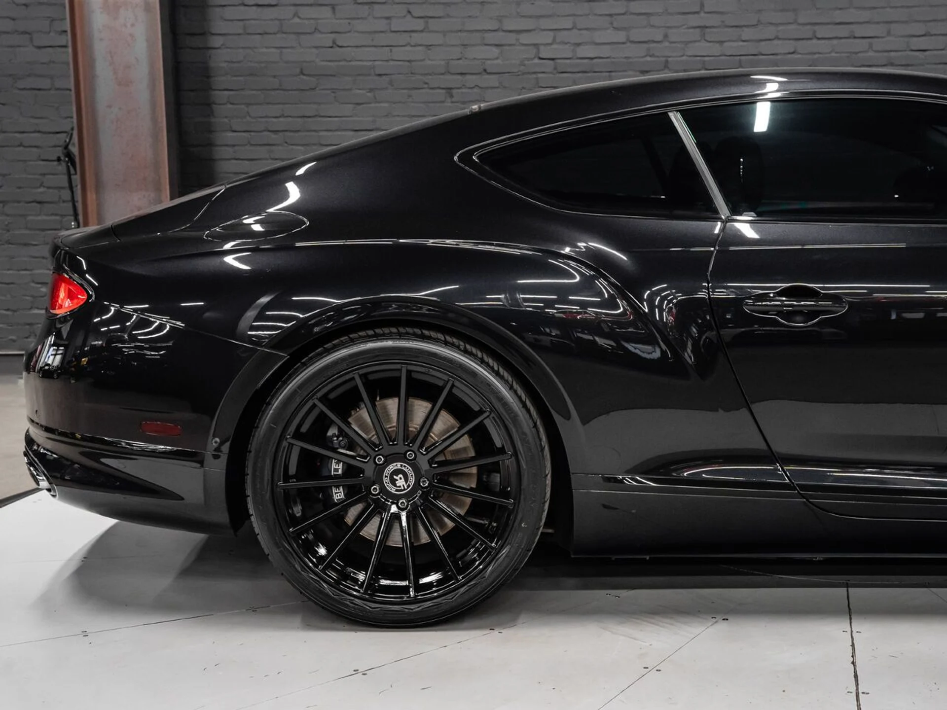 mph038_137735886_bentley_continental_2022_220c6638d1