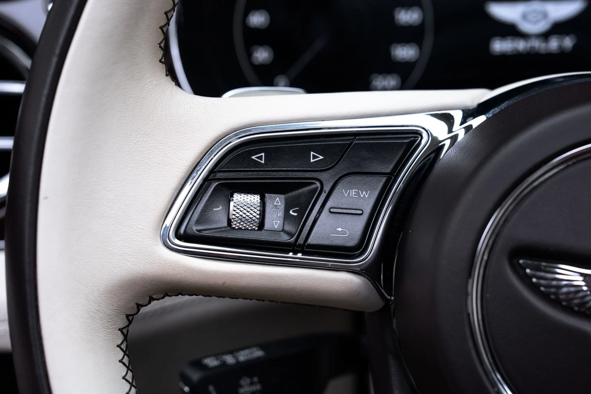 mph038_1401657717_Used_2021_Bentley_Bentayga_V8_1774990435_441872d5d1