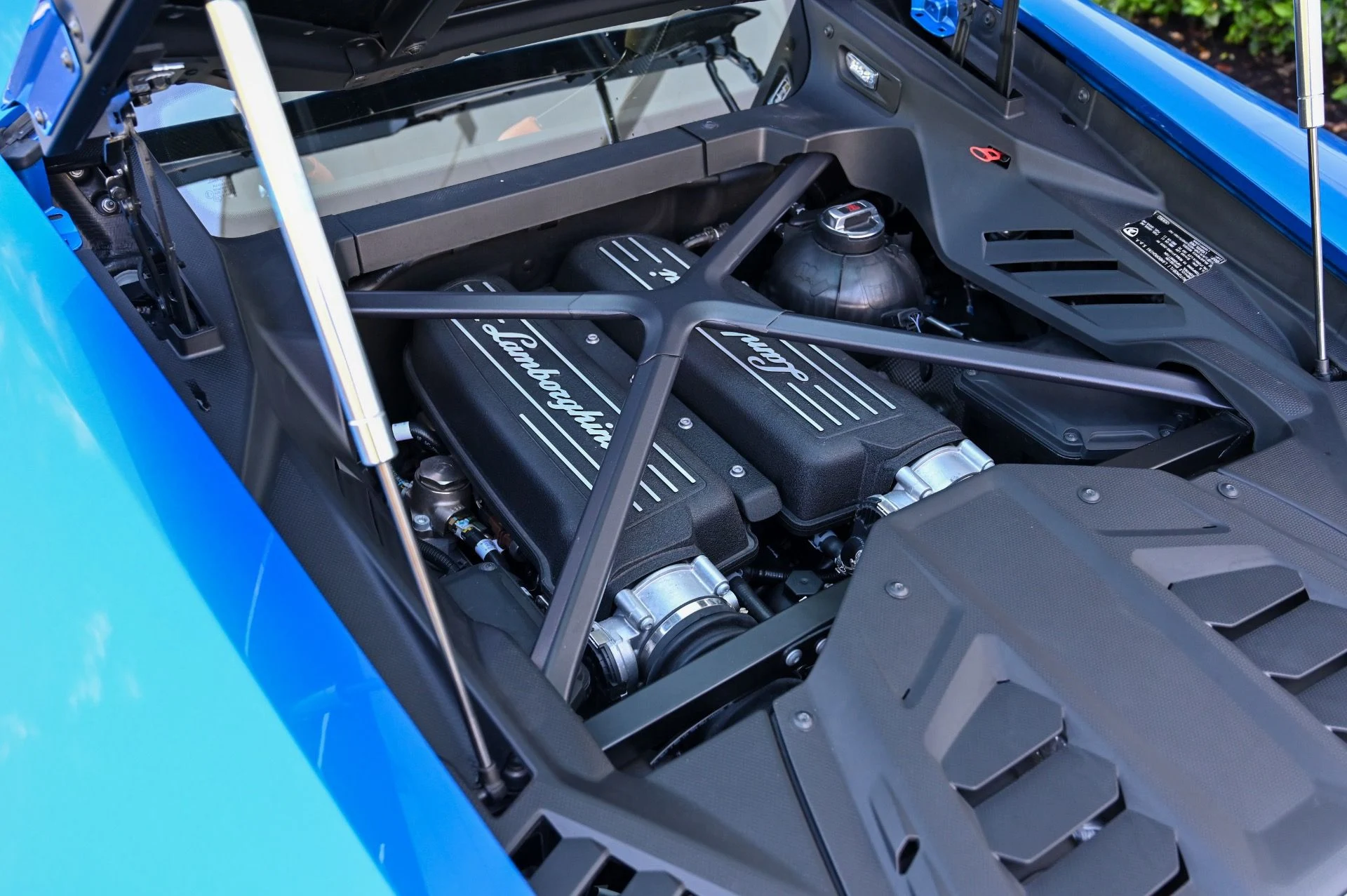 mph038_1411288257_Used_2020_Lamborghini_Huracan_EVO_1726853274_62d23ffebd