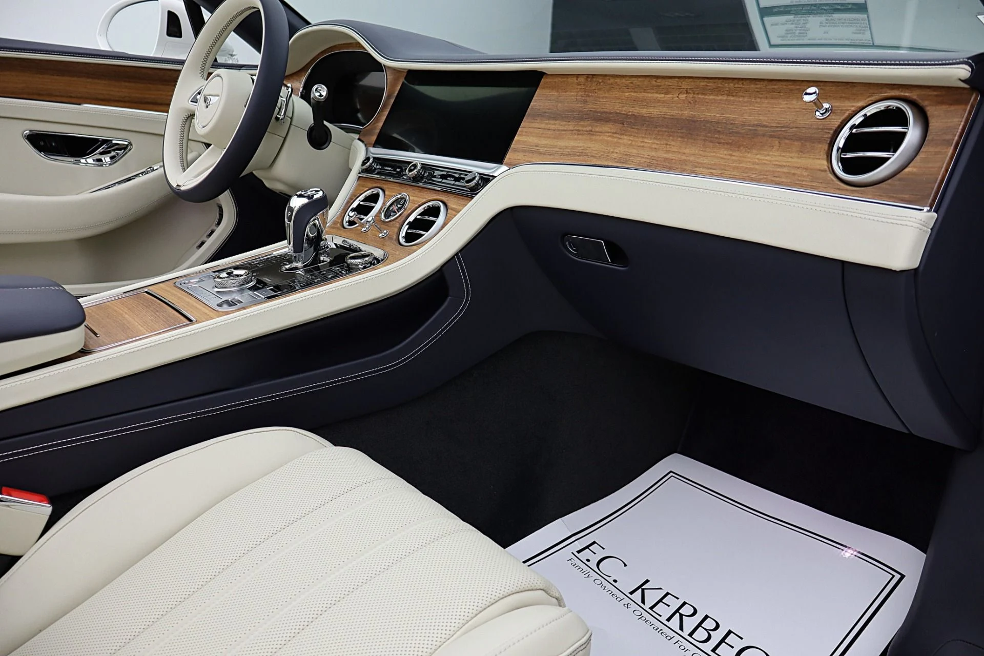 mph038_1420758553_New_2026_Bentley_Continental_GTC_1b2d21c554