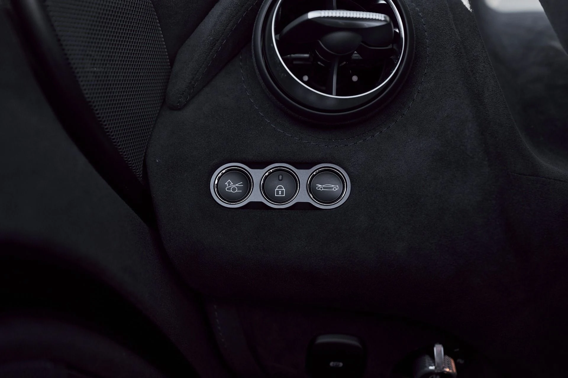 mph038_1421681547_Used_2024_Mc_Laren_750_S_Spider_1762034322_69971a7fbb