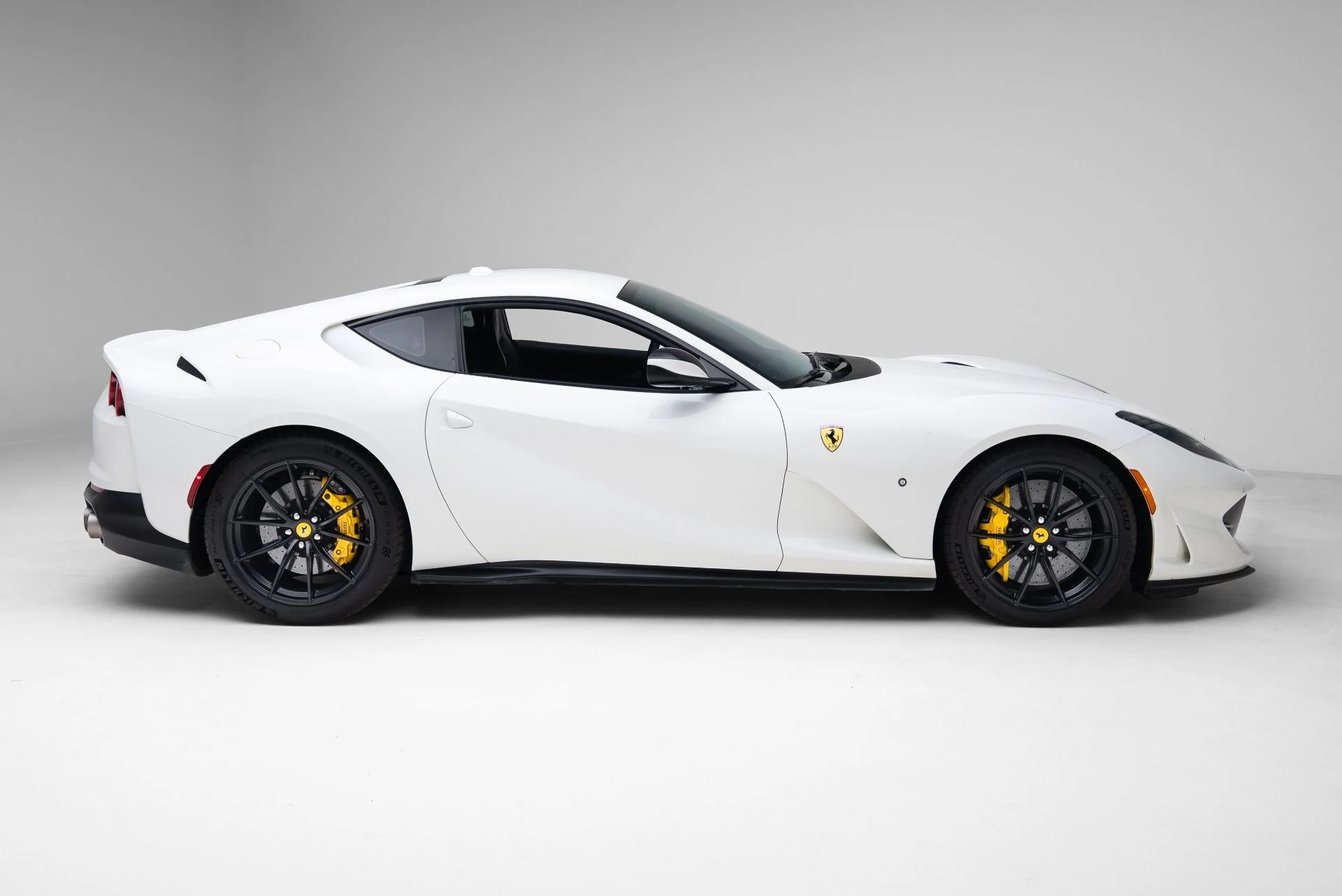 mph038_142177867_Used_2018_Ferrari_812_Superfast_1770943869_c3713973ec