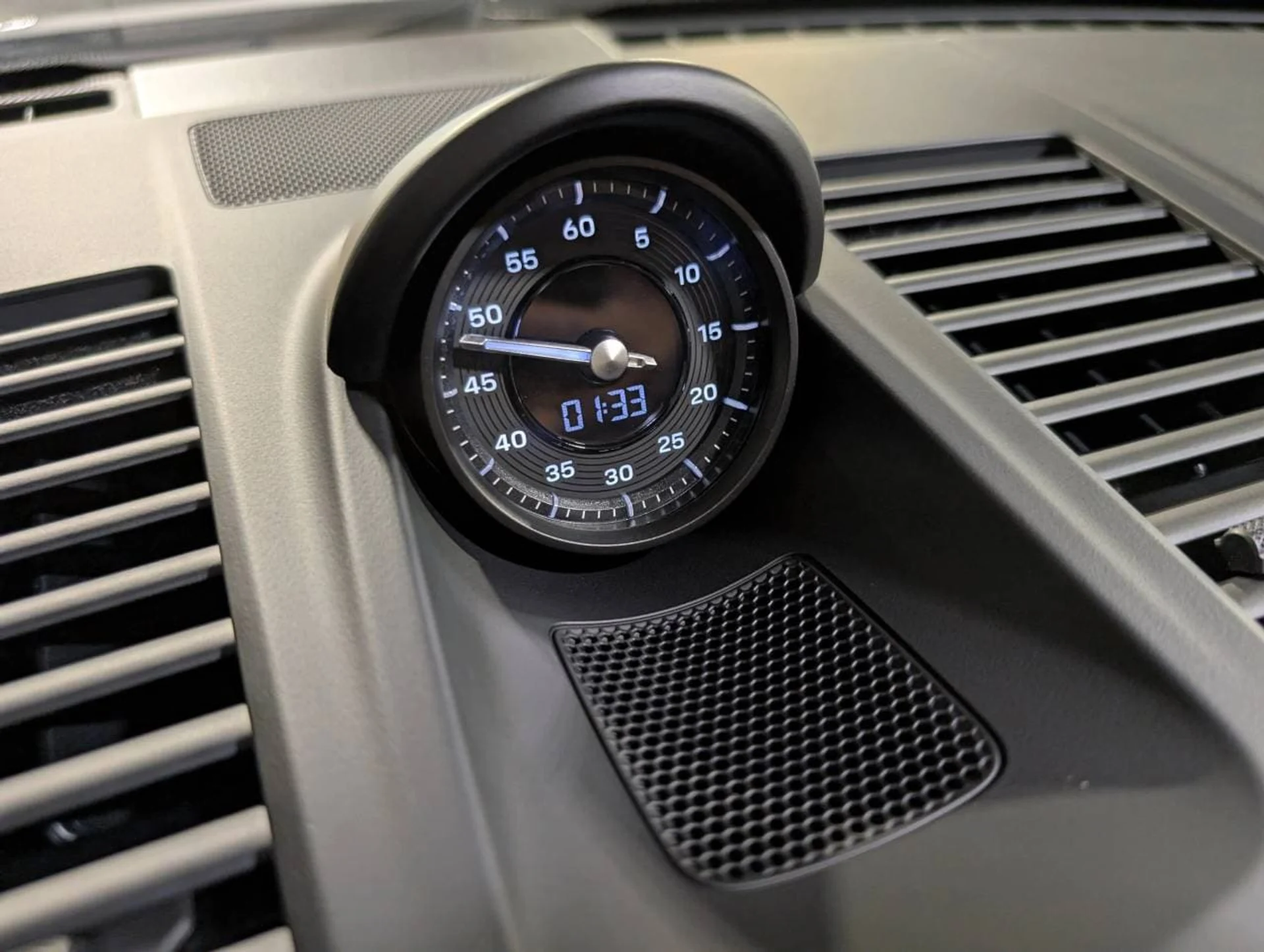 mph038_144119788_5eb51b855199d837661ab31ae55cbeb2x_0ccec77d95