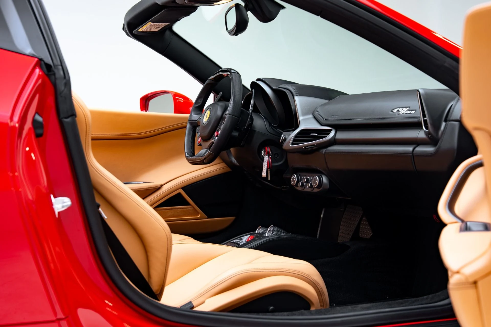 mph038_145770408_Used_2014_Ferrari_458_Spider_1778539625_4f206dcb32