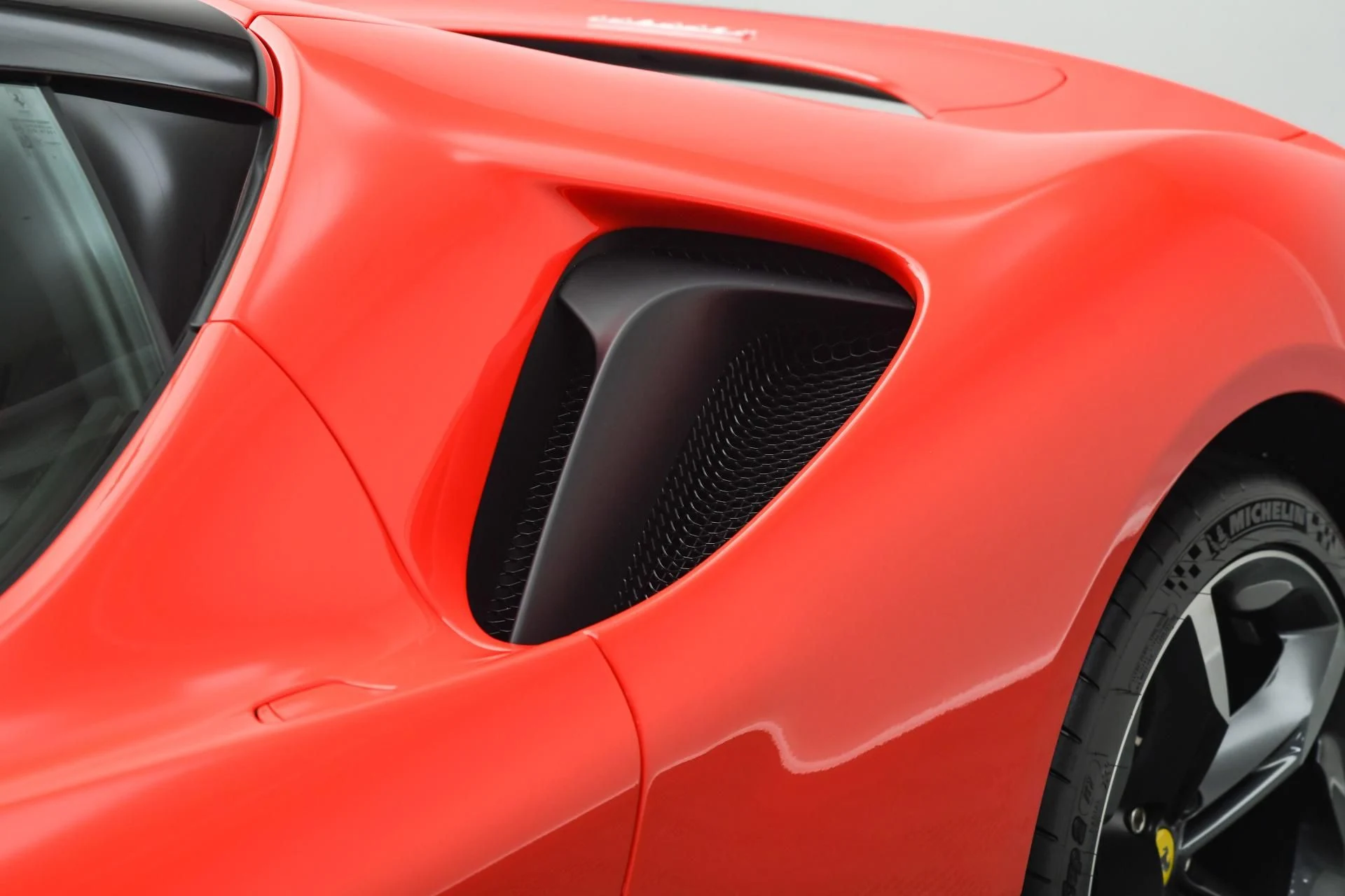 mph038_1486083345_Used_2023_Ferrari_SF_90_Stradale_1743667119_0830d35854