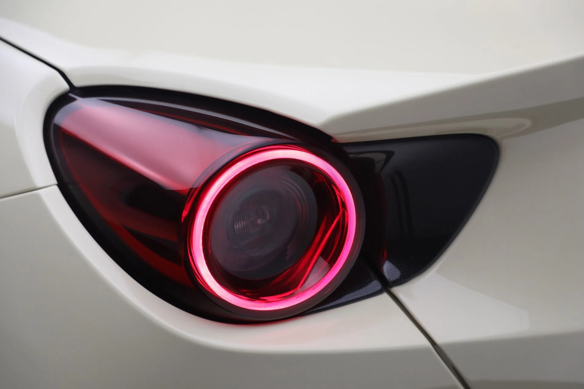 mph038_1492781901_Used_2023_Ferrari_Portofino_M_1767989995_88fa99a090