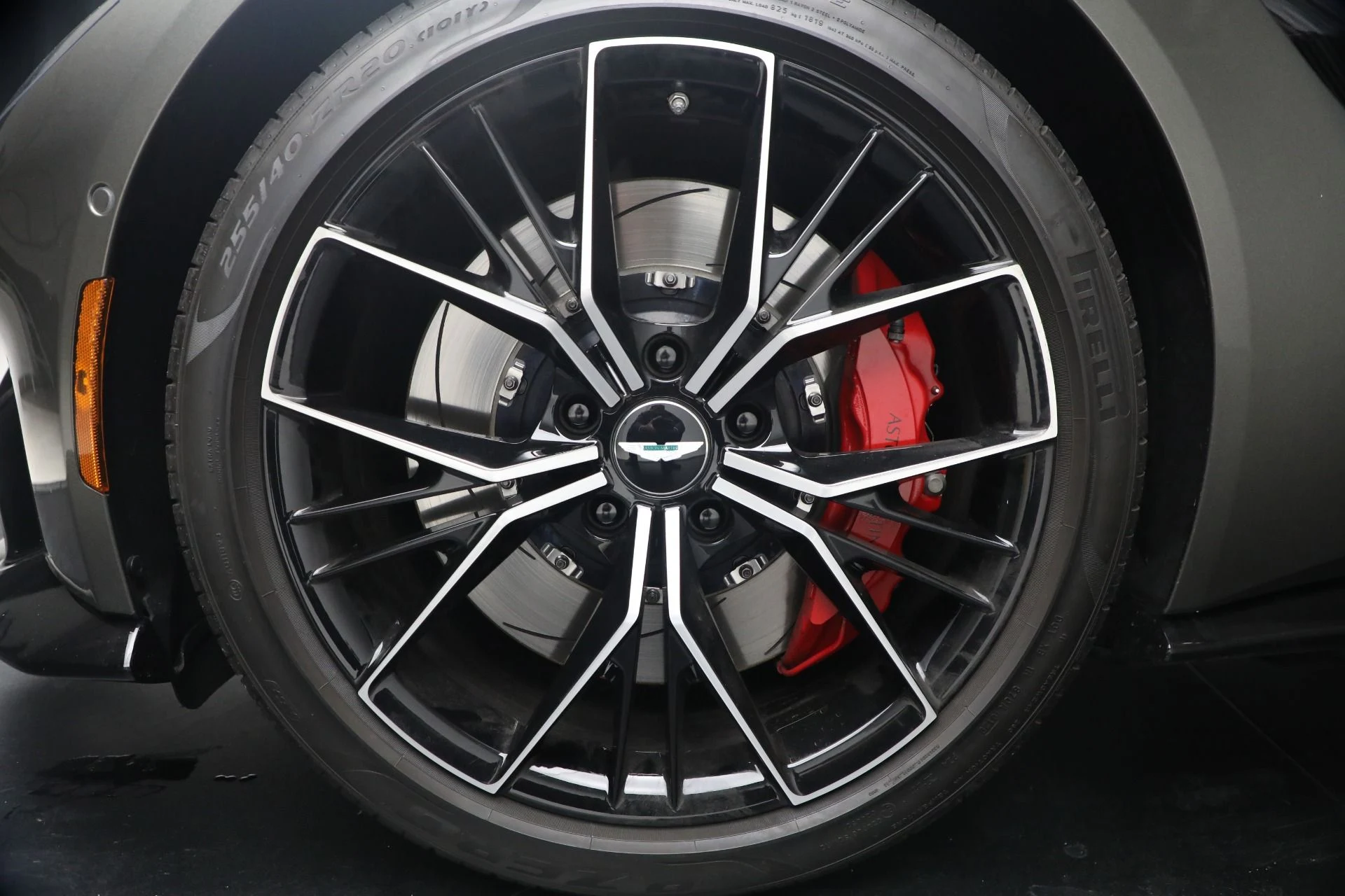 mph038_1499712083_Used_2021_Aston_Martin_Vantage_1764880997_865ab8e72a