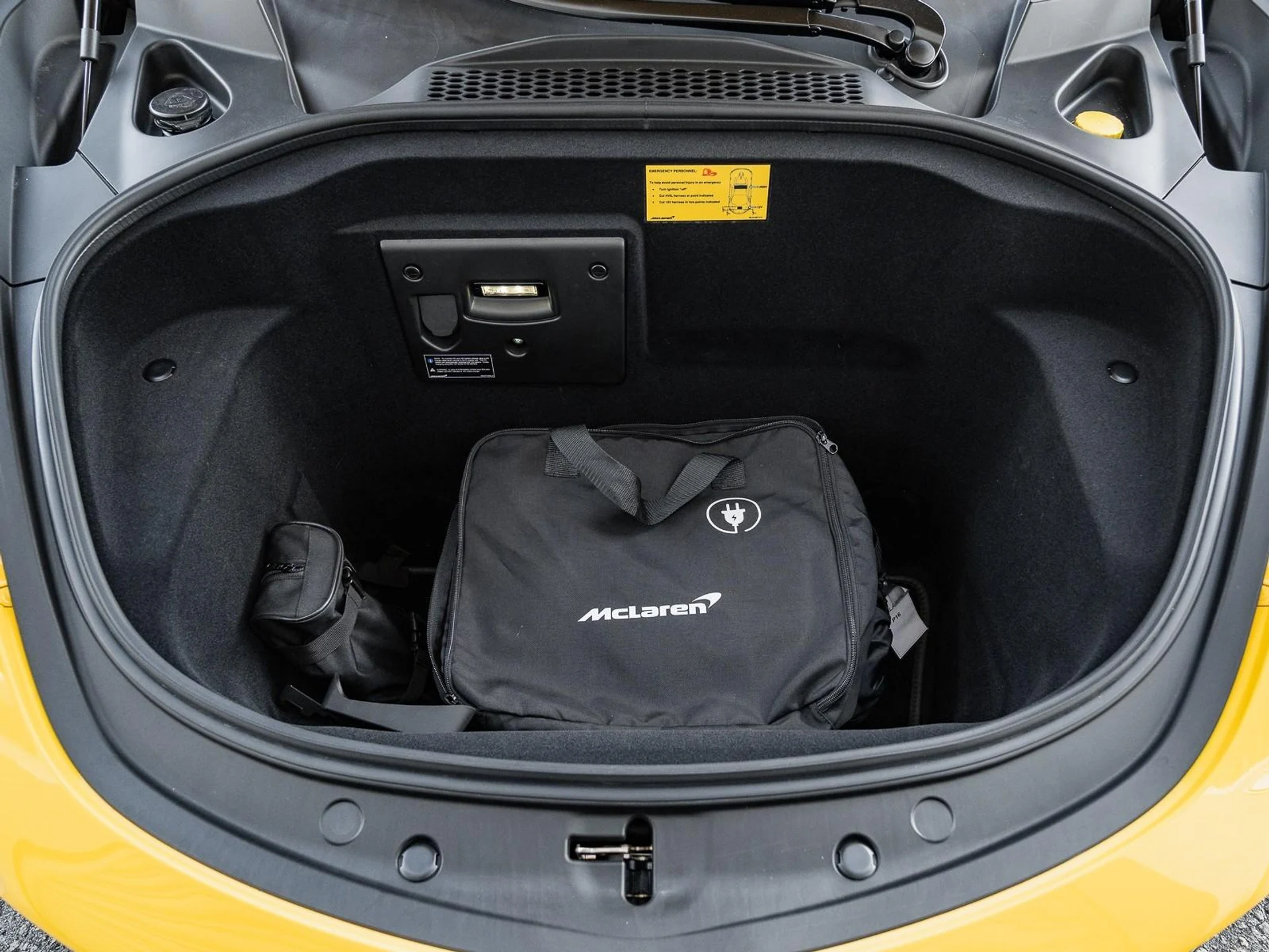 mph038_1511540931_Used_2025_Mc_Laren_Artura_Tech_Lux_1764082942_d293486438