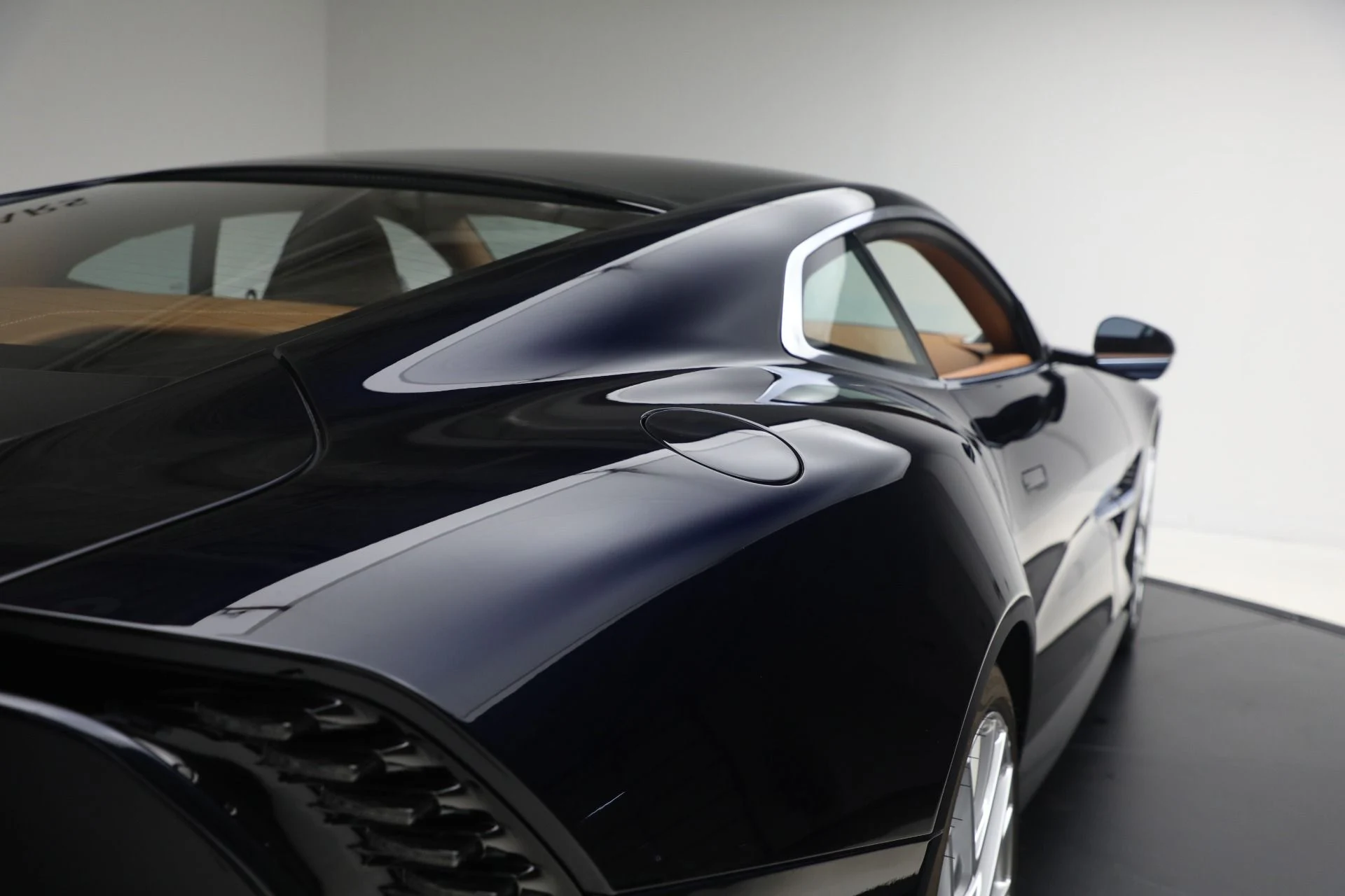 mph038_1512353980_New_2026_Aston_Martin_Vanquish_d78a48a9b3