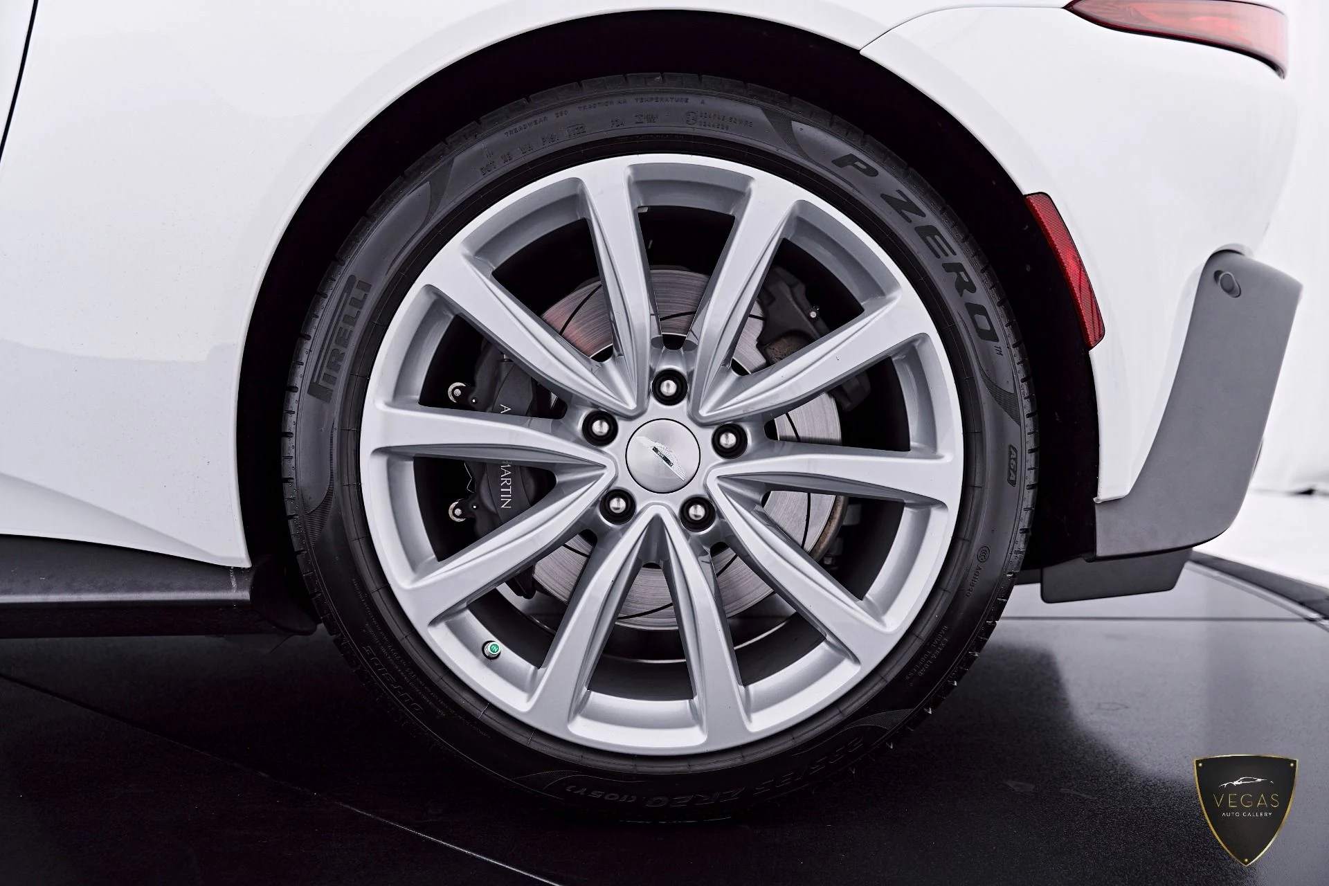 mph038_1514946588_Used_2023_Aston_Martin_Vantage_1783622454_331695575f