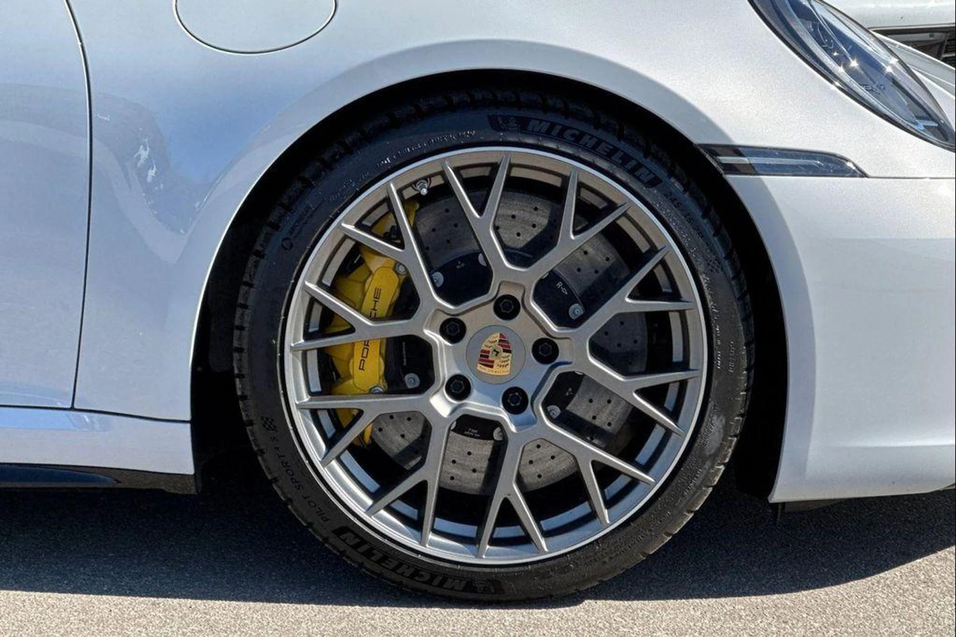 mph038_1537506935_EPI_2y4_ZF_Sfz_Y_Oee2_F8u_Vyqwul_TA_4258178a13