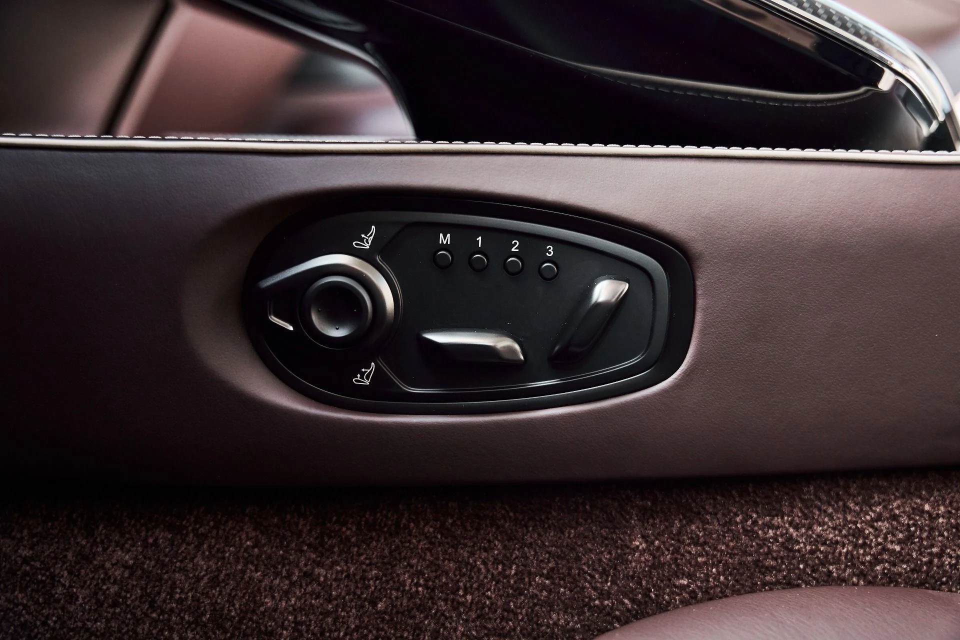 mph038_1541016369_Used_2026_Aston_Martin_Vantage_S_1778102505_72ccc80c62