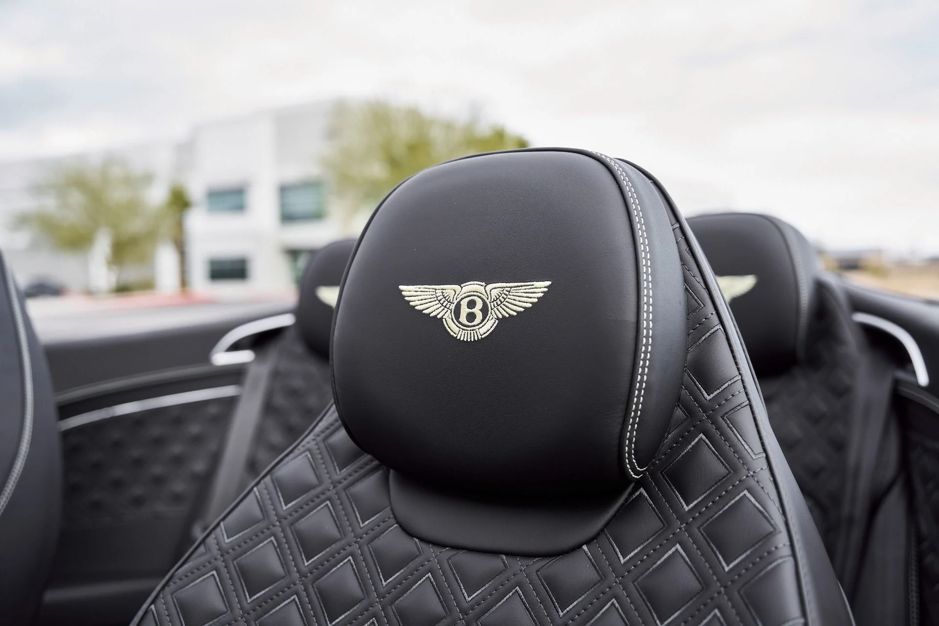 mph038_1542560796_Used_2022_Bentley_Continental_GT_V8_1766800391_a52a25f98b