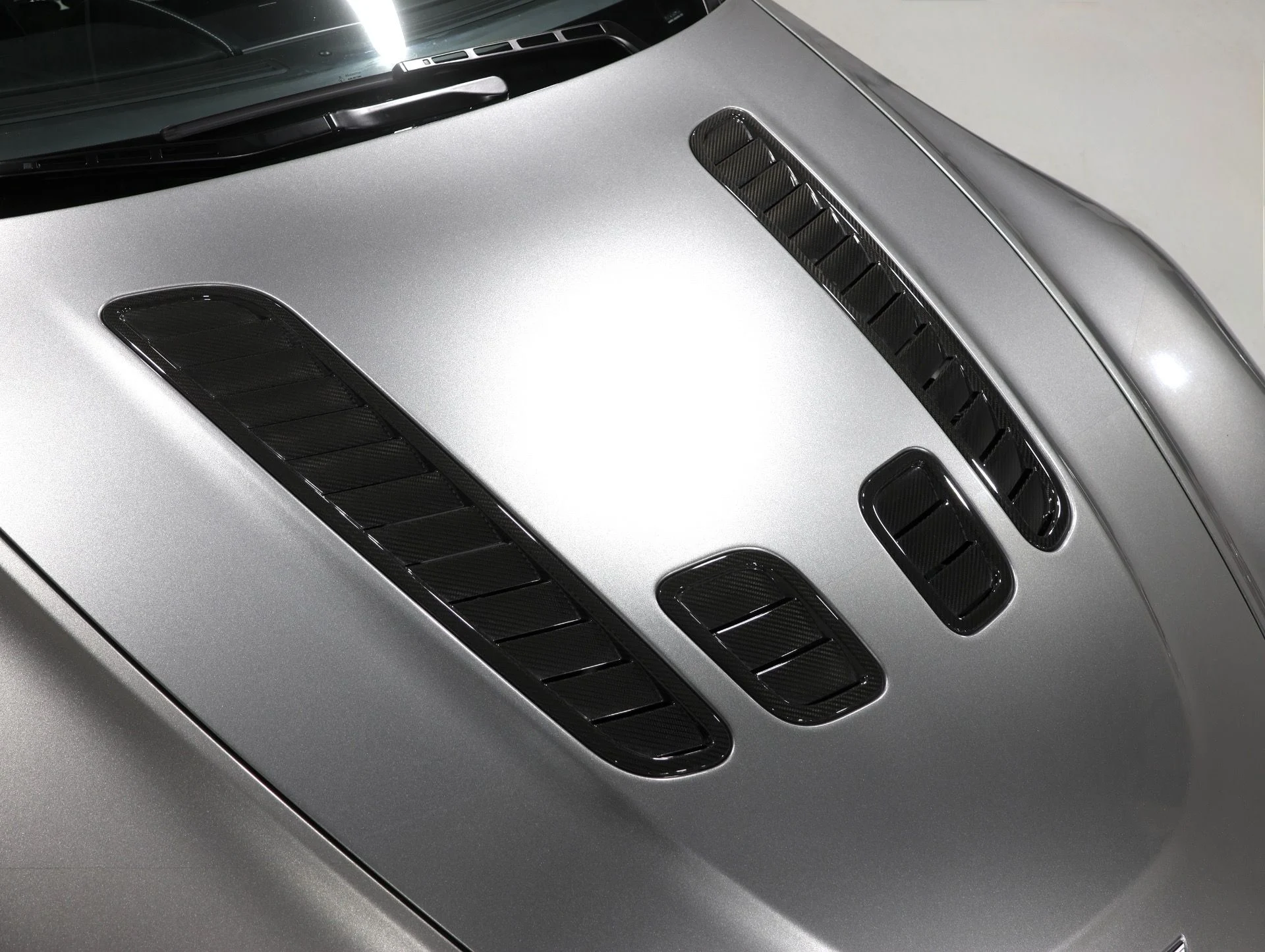 mph038_1548870251_Used_2012_Aston_Martin_V12_Vantage_Rare_6_Speed_Manual_Over_200_K_MSRP_20_K_In_Recent_Maintenance_1770846605_172d113819