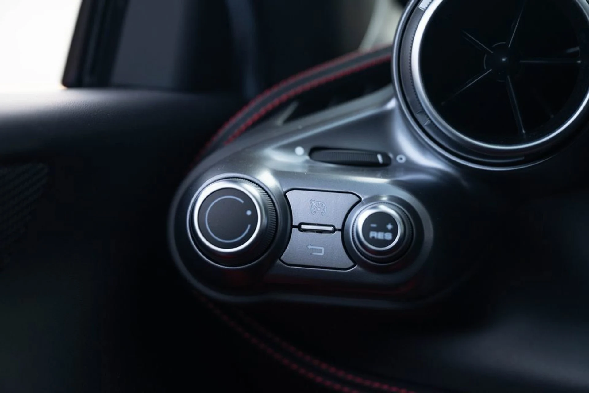 mph038_1568910292_c7795706b2c8495da81737276dbbedbe_eebe0117ce