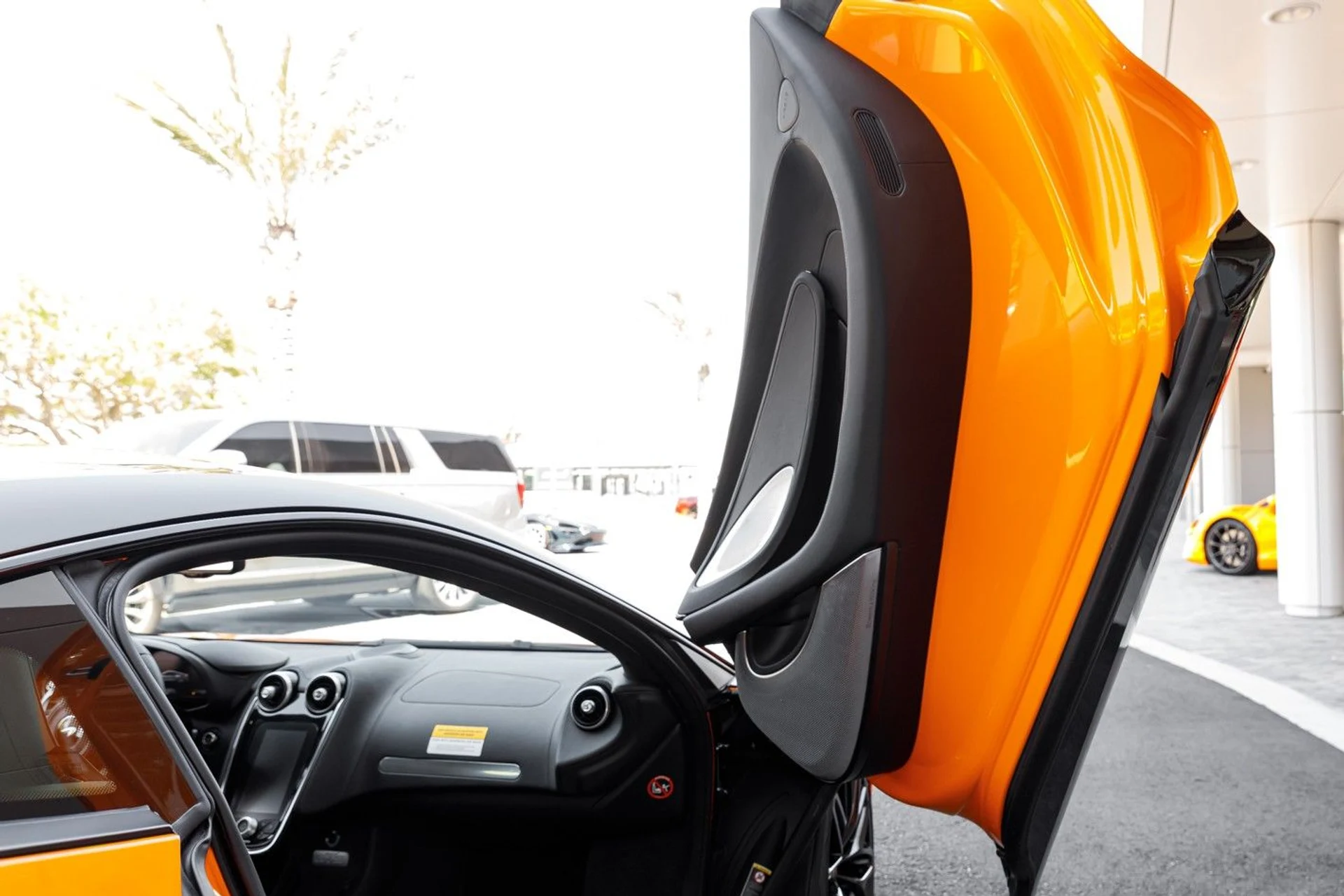 mph038_1570159413_671_p39_l_e37b705ddc