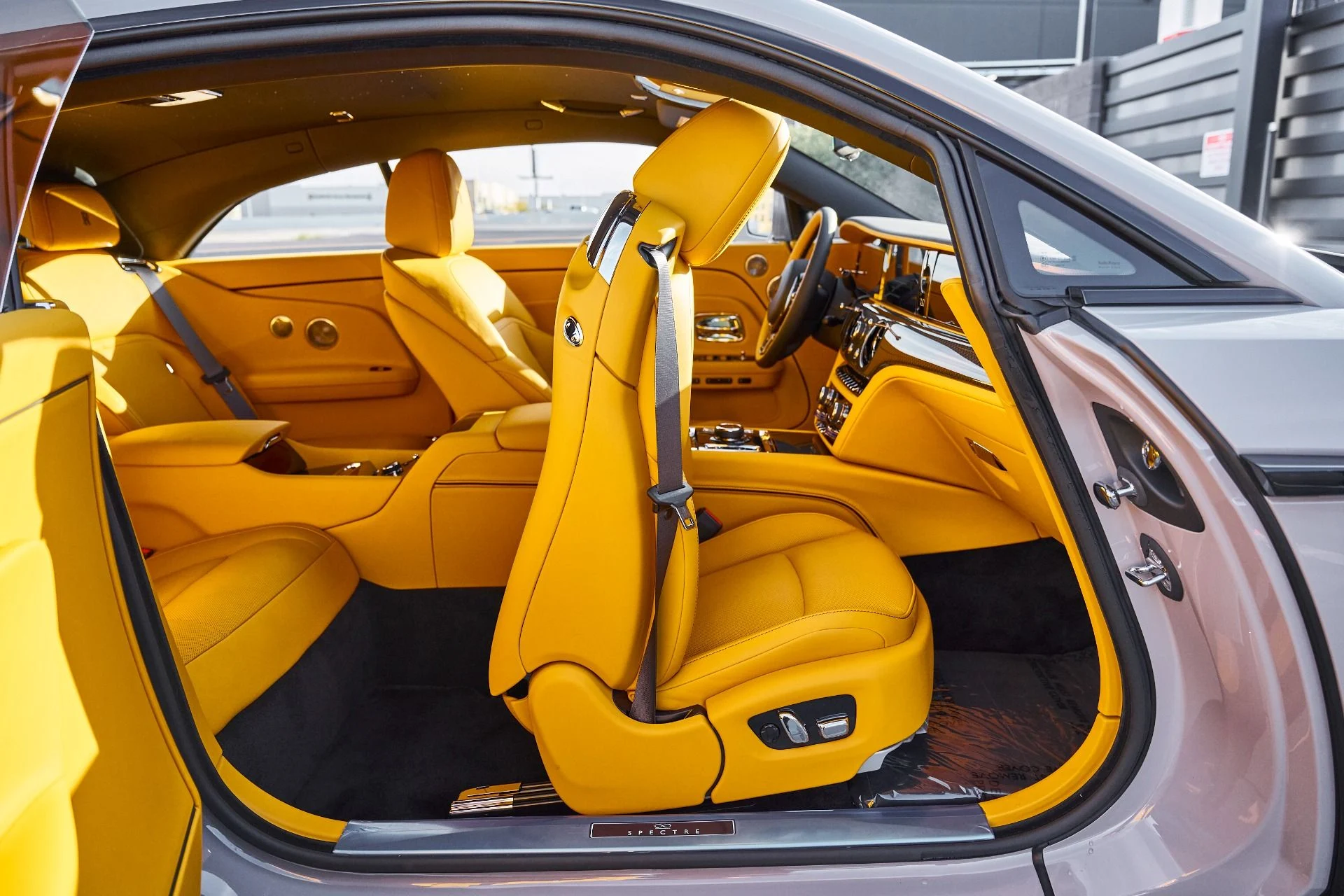 mph038_1570182419_Used_2025_Rolls_Royce_Spectre_BLACK_BADGE_1769482382_d42515acbb