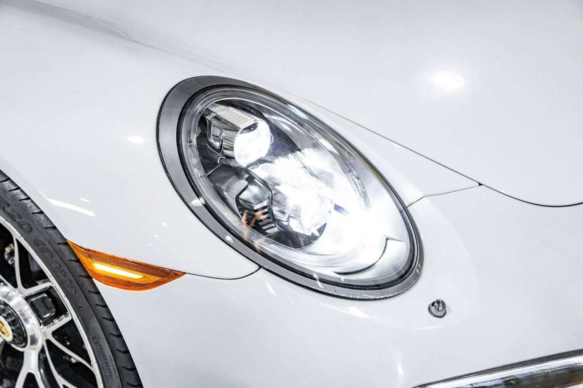 mph038_1572354952_Bg_87e6ff9838