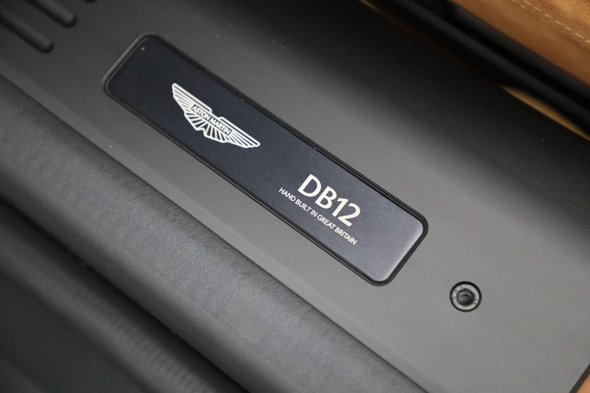 mph038_1578399048_New_2025_Aston_Martin_DB_12_Volante_9280e3963e