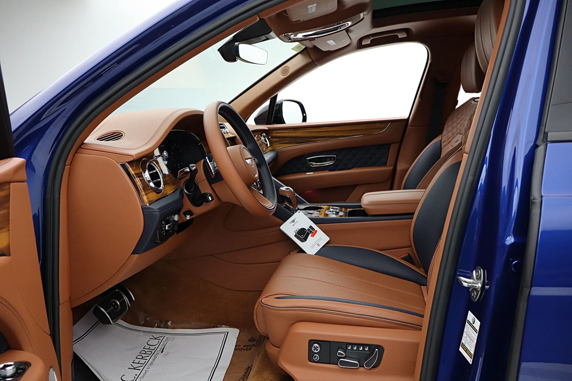 mph038_1639803818_Used_2022_Bentley_Bentayga_S_V8_5b446a58bb