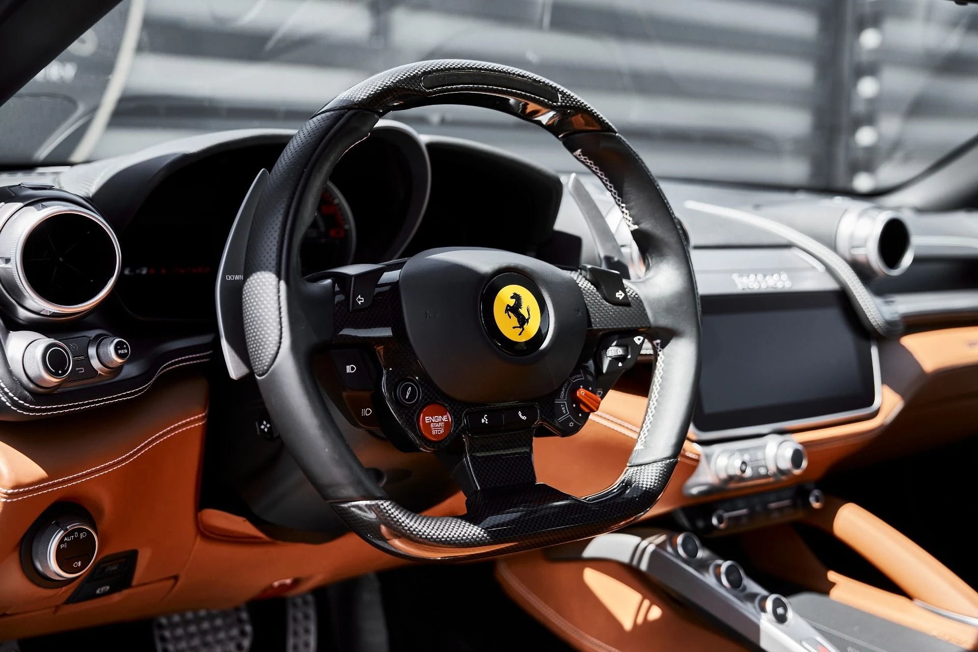 mph038_1640603089_Used_2018_Ferrari_GTC_4_Lusso_V12_1775612054_514998e84a