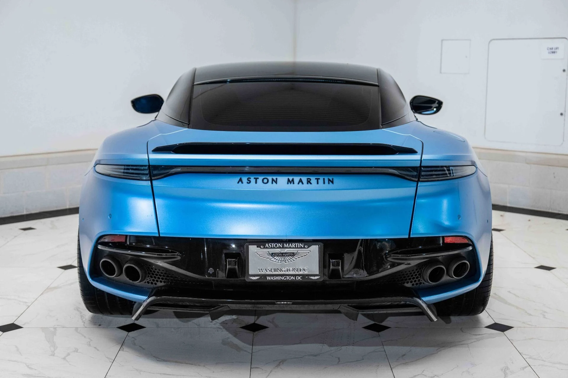 mph038_1642830391_Used_2019_Aston_Martin_DBS_Superleggera_1726670802_95aa830da7