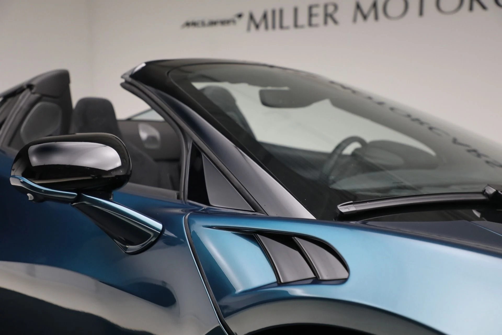 mph038_1658504617_Used_2025_Mc_Laren_Artura_Spider_52d7aa459f