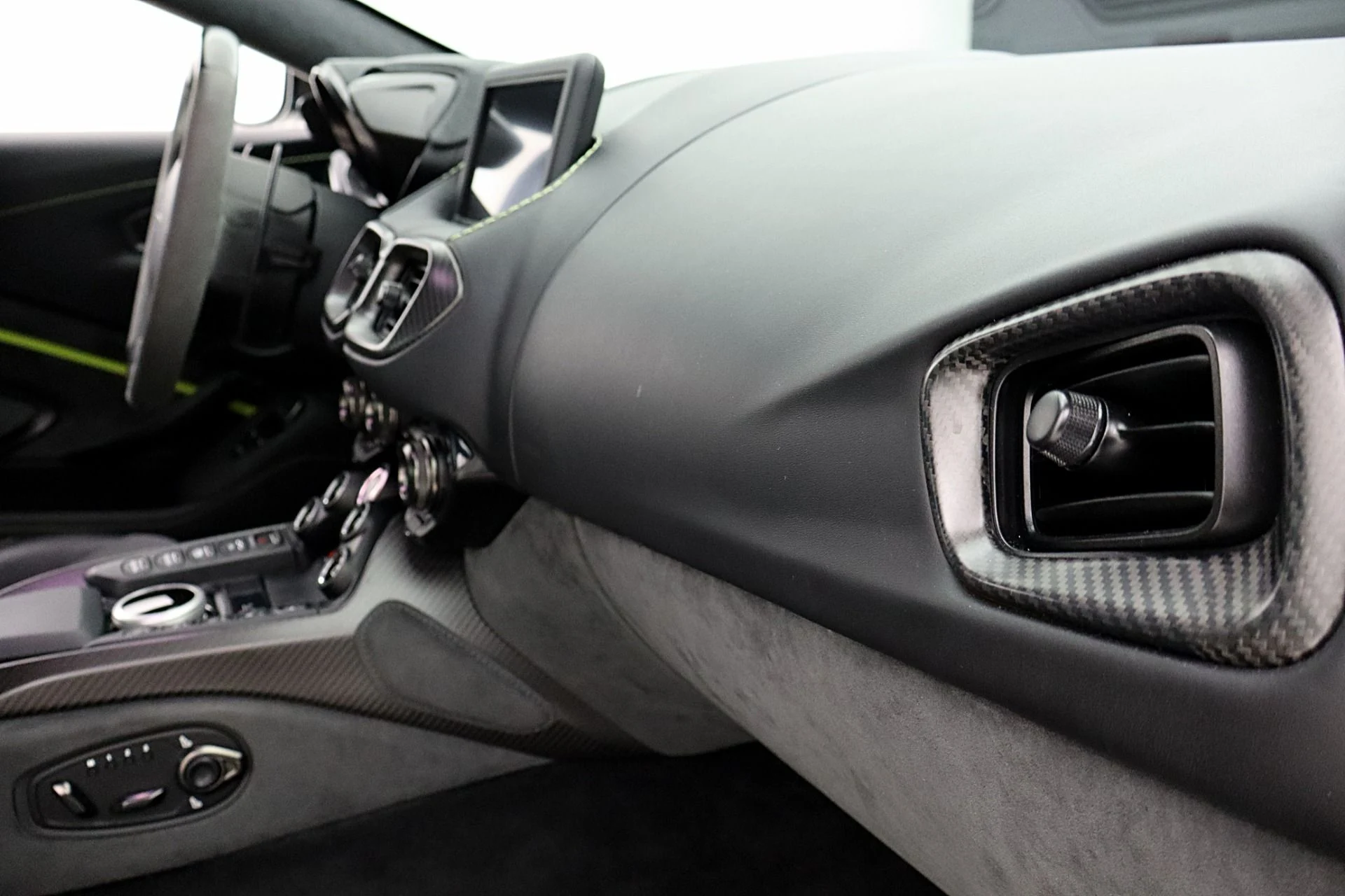 mph038_1659619450_Used_2023_Aston_Martin_Vantage_F1_EDITION_6a6aab7c8f