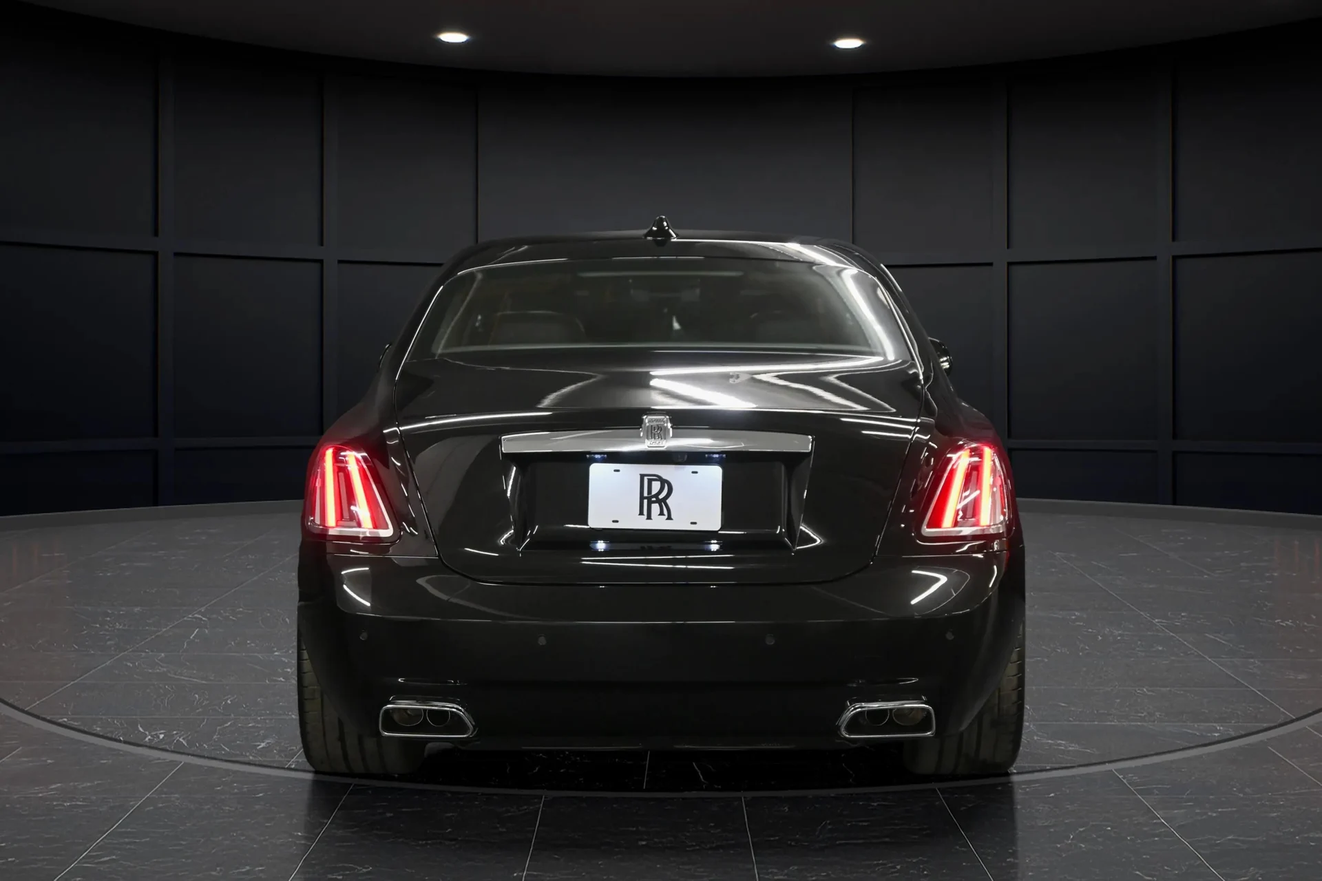 mph038_1662966222_300f7db5_72f6_4cf3_95c8_4b5d3e9dd3bf_202520_Rolls_Royce20_Ghost20282501629_39_b0d025cdf0