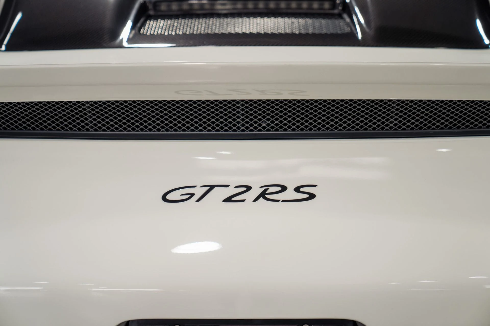 mph038_1672967045_Used_2018_Porsche_911_GT_2_RS_Weissach_Package_1786135018_07f0bde4d4